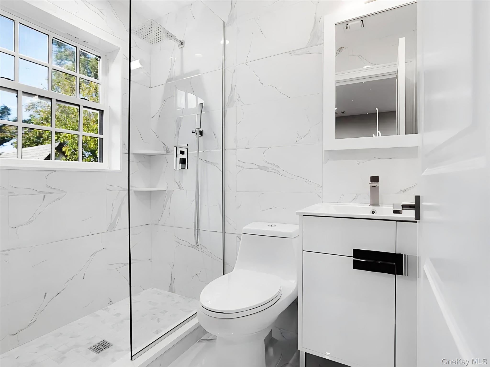 #20 photo, 56 Jackson Avenue, Mineola , NY 11501