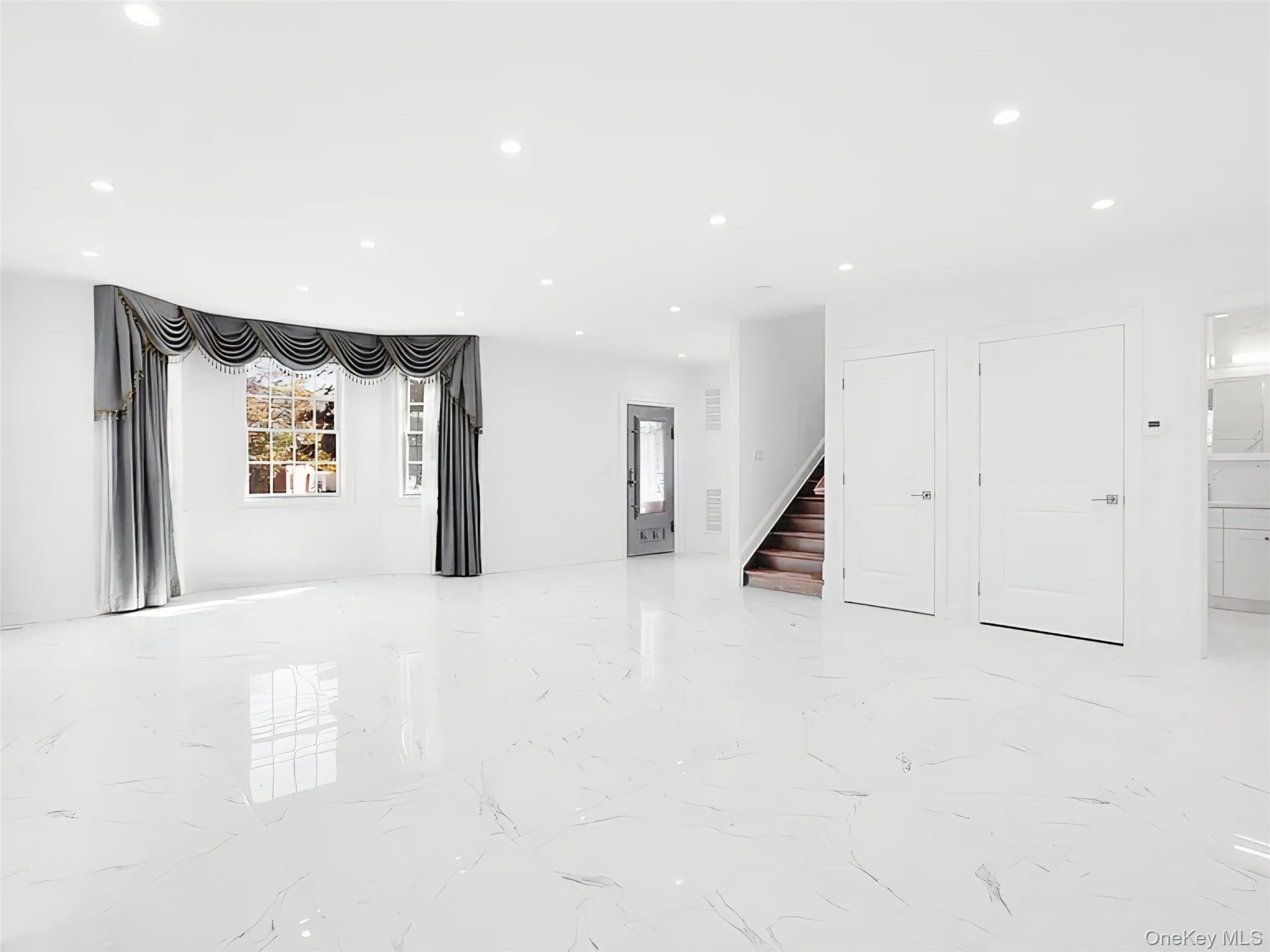 #3 photo, 56 Jackson Avenue, Mineola , NY 11501