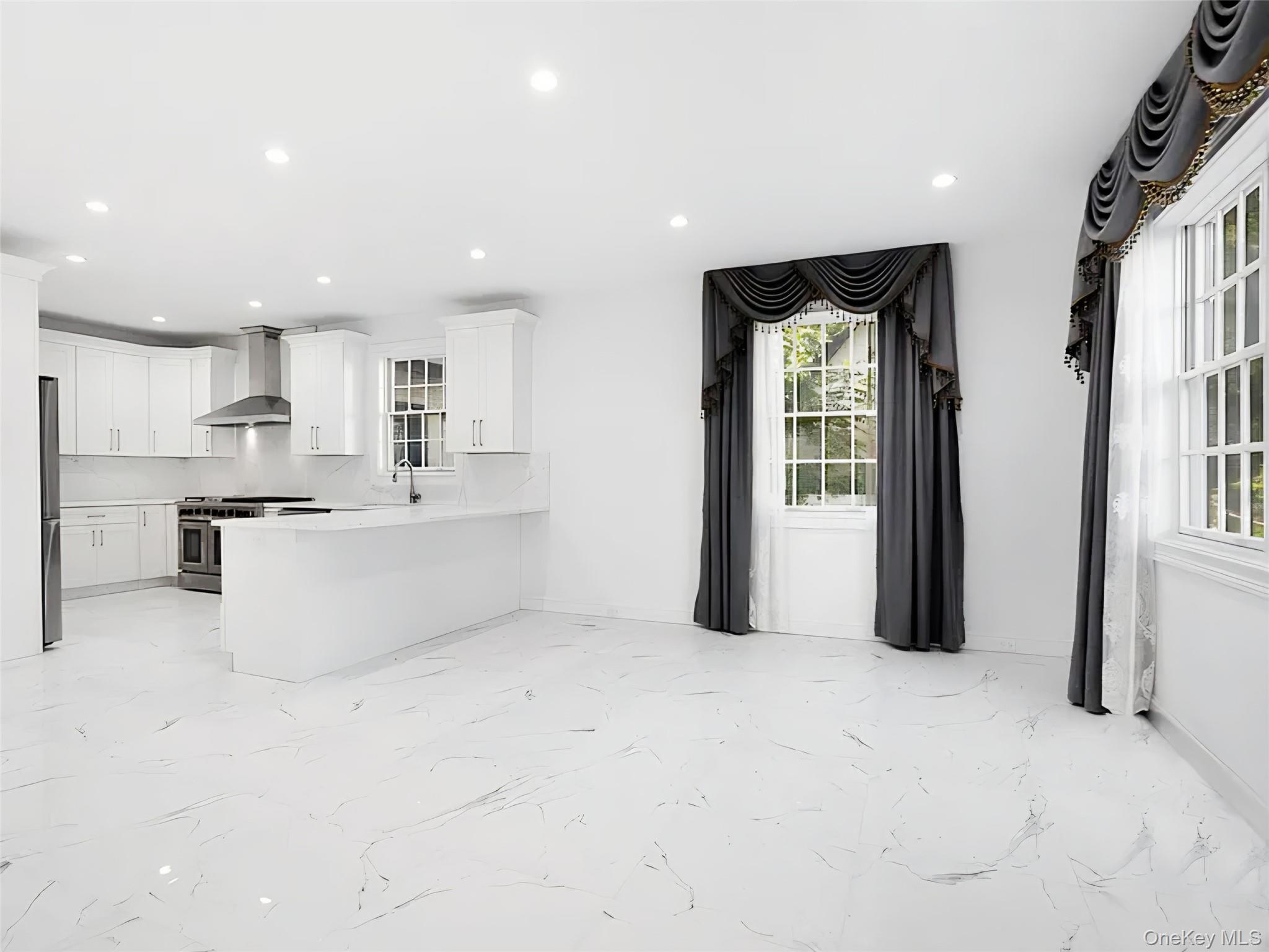 #6 photo, 56 Jackson Avenue, Mineola , NY 11501