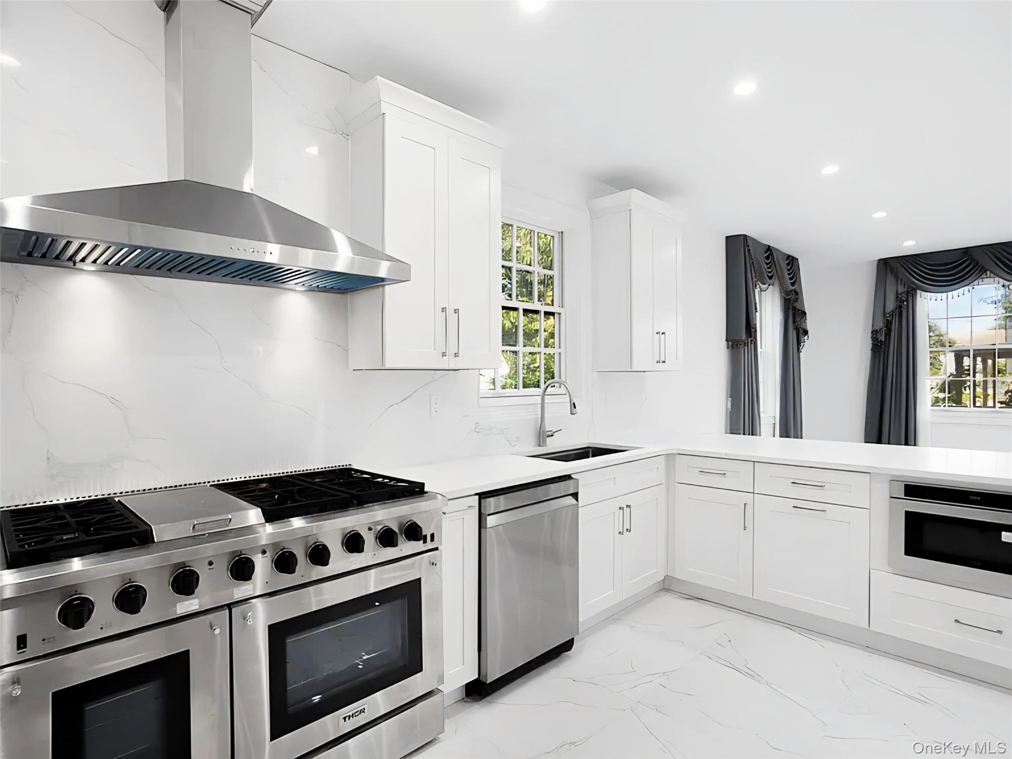 #8 photo, 56 Jackson Avenue, Mineola , NY 11501