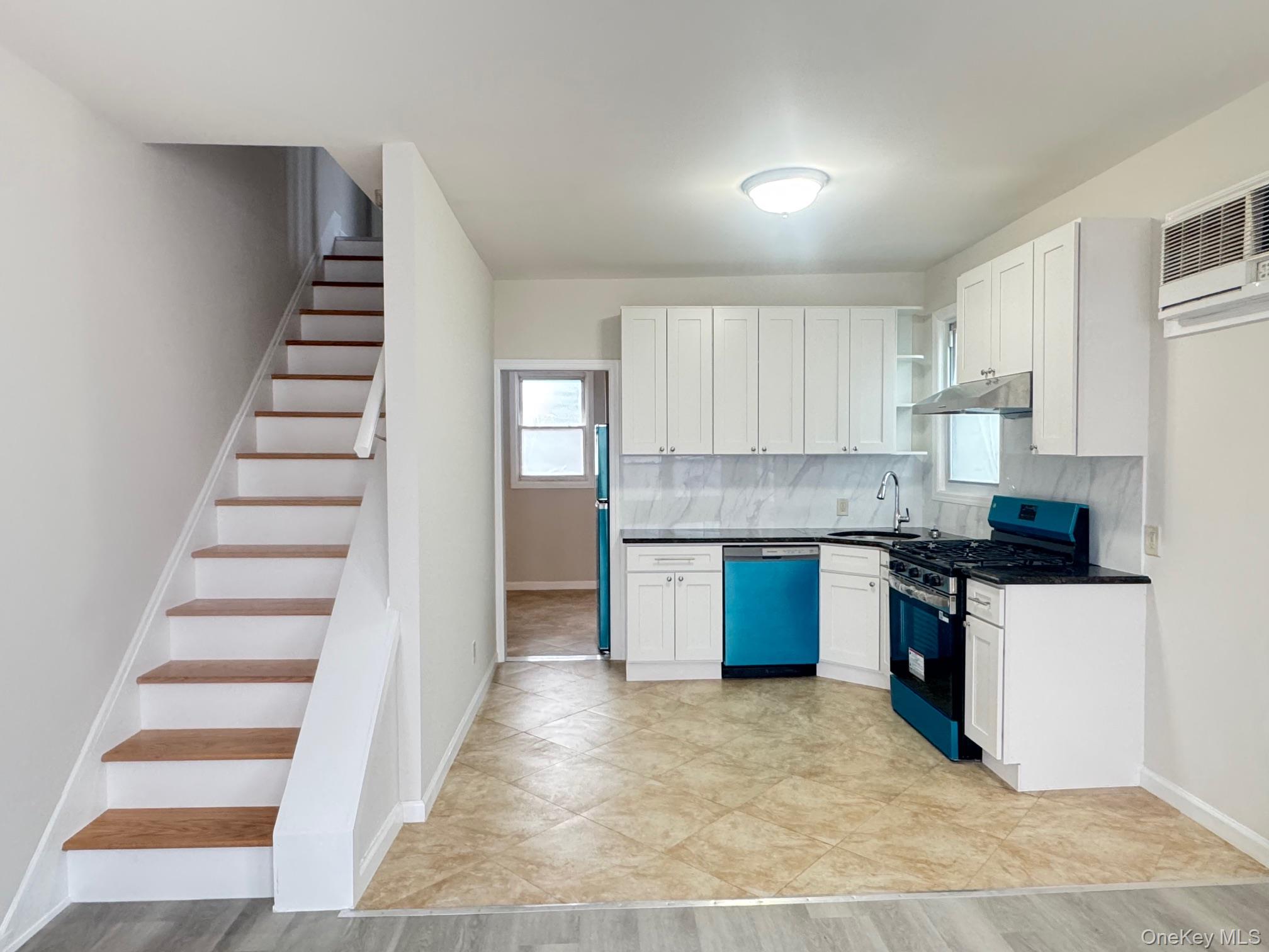 #2 photo, 164-36 77th Road, كوينز Fresh Meadows , NY 11366