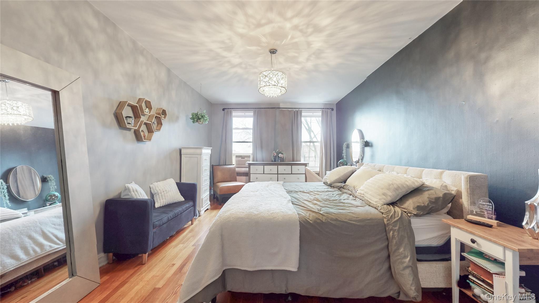 #12 photo, 118-11 84th Avenue, קווינס Kew Gardens , NY 11415