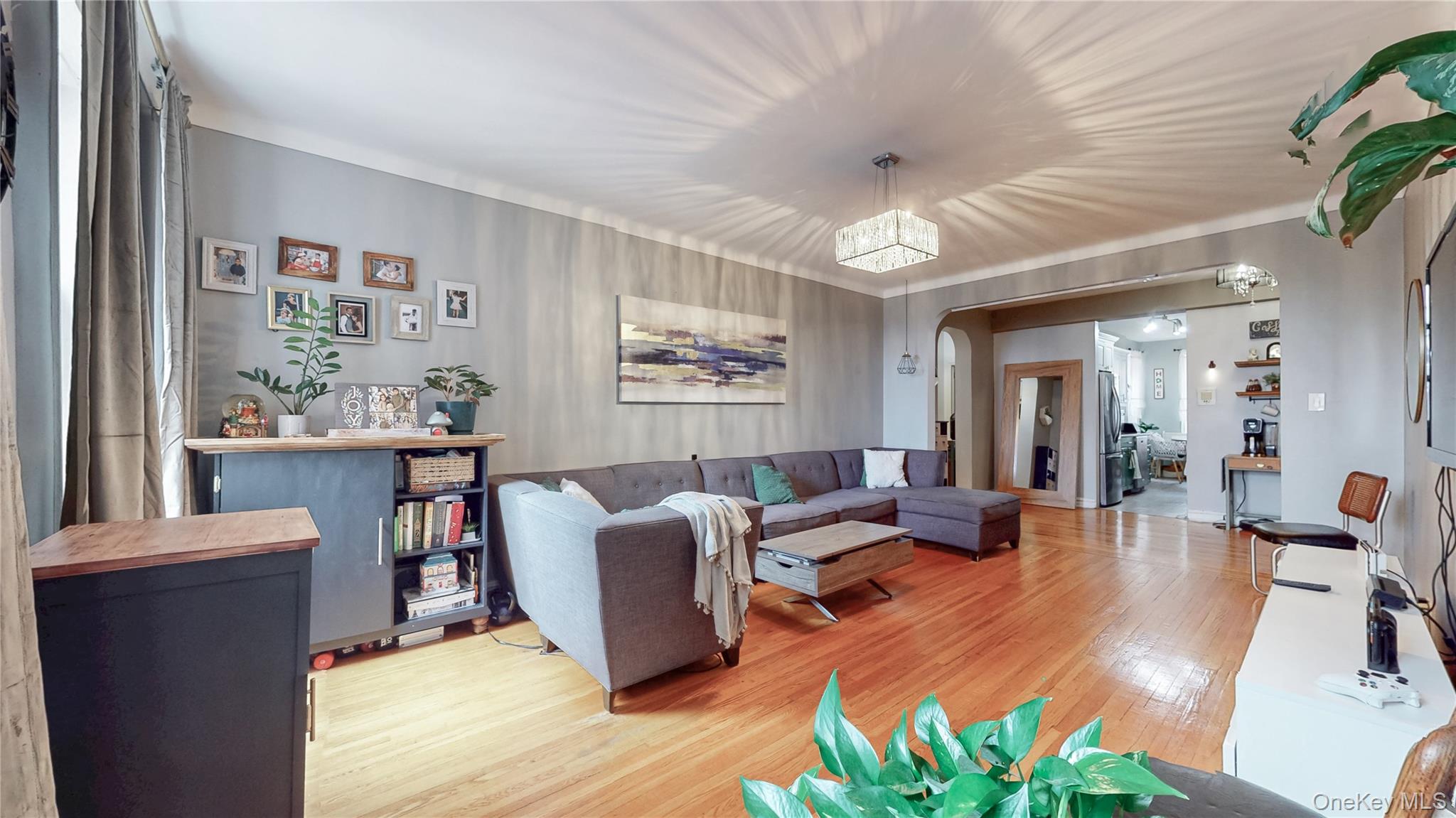 #7 photo, 118-11 84th Avenue, קווינס Kew Gardens , NY 11415