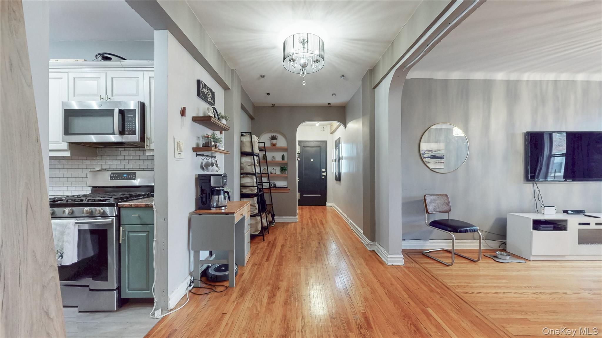 #8 photo, 118-11 84th Avenue, קווינס Kew Gardens , NY 11415