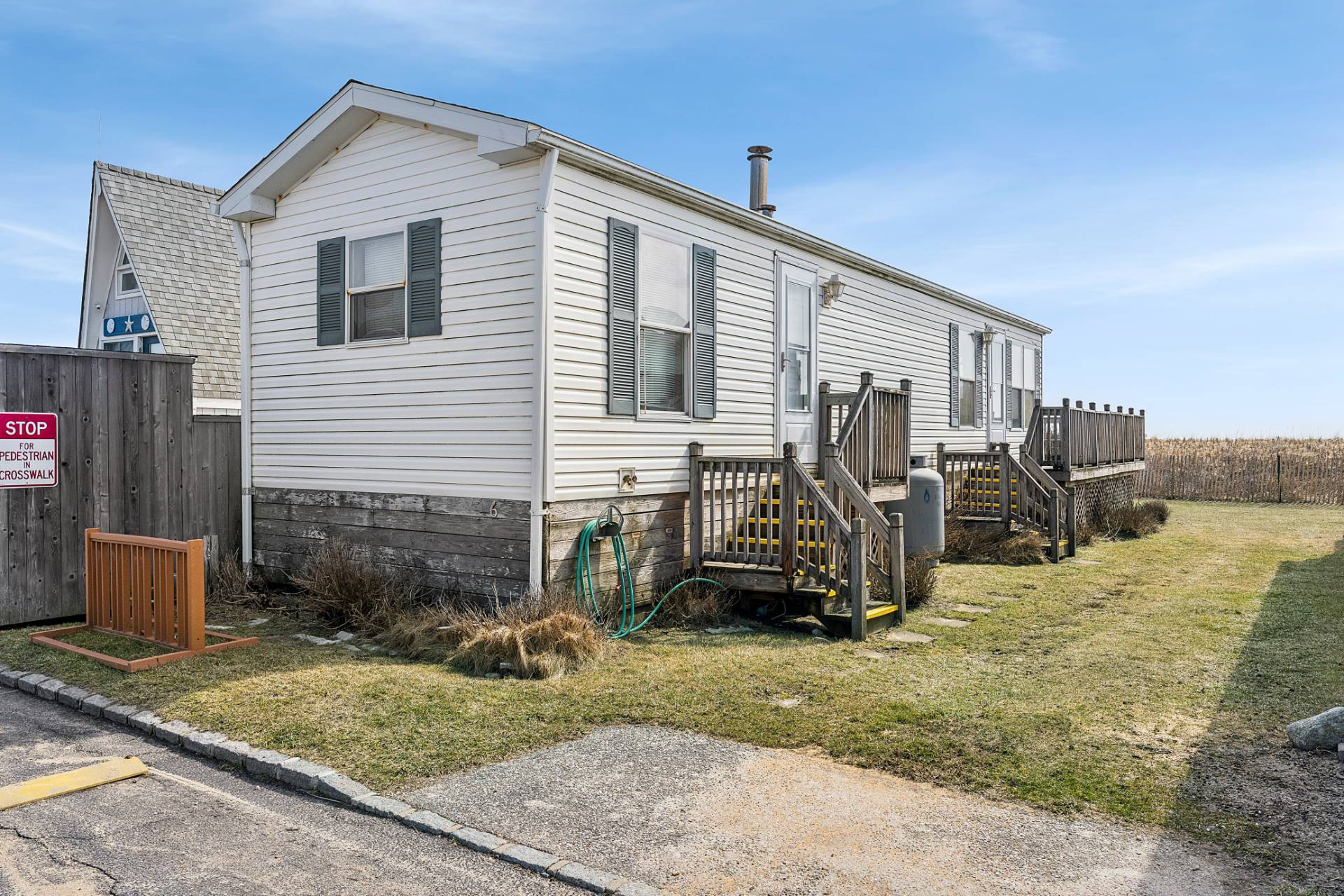 #3 photo, 100 Deforest Road, #6, सफ़ोक काउंटी Montauk , NY 11954