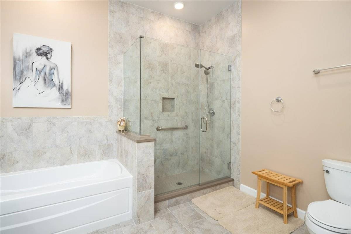 #24 photo, 244 FALL COURT, Саффолк ‖ East Northport , NY 11731