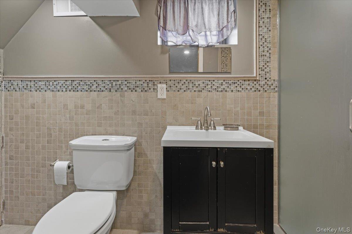 #20 photo, 7535 60th Place, Glendale , NY 11385