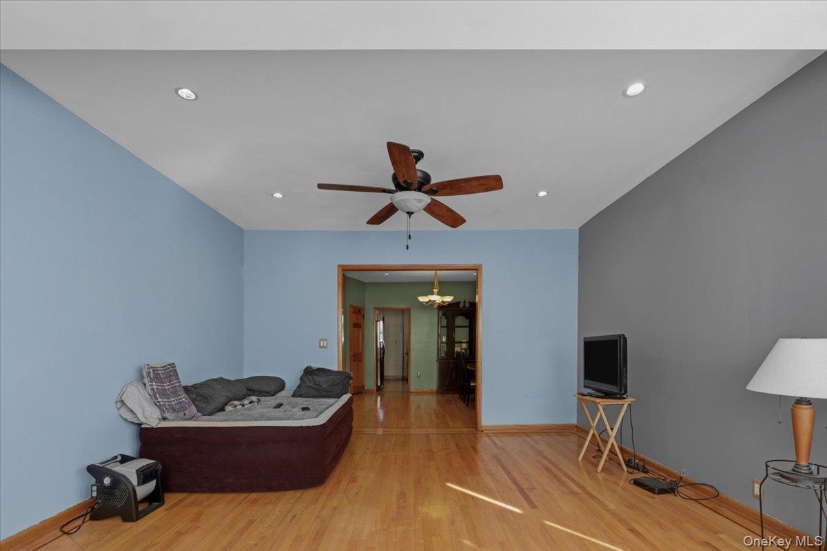 #7 photo, 7535 60th Place, Glendale , NY 11385