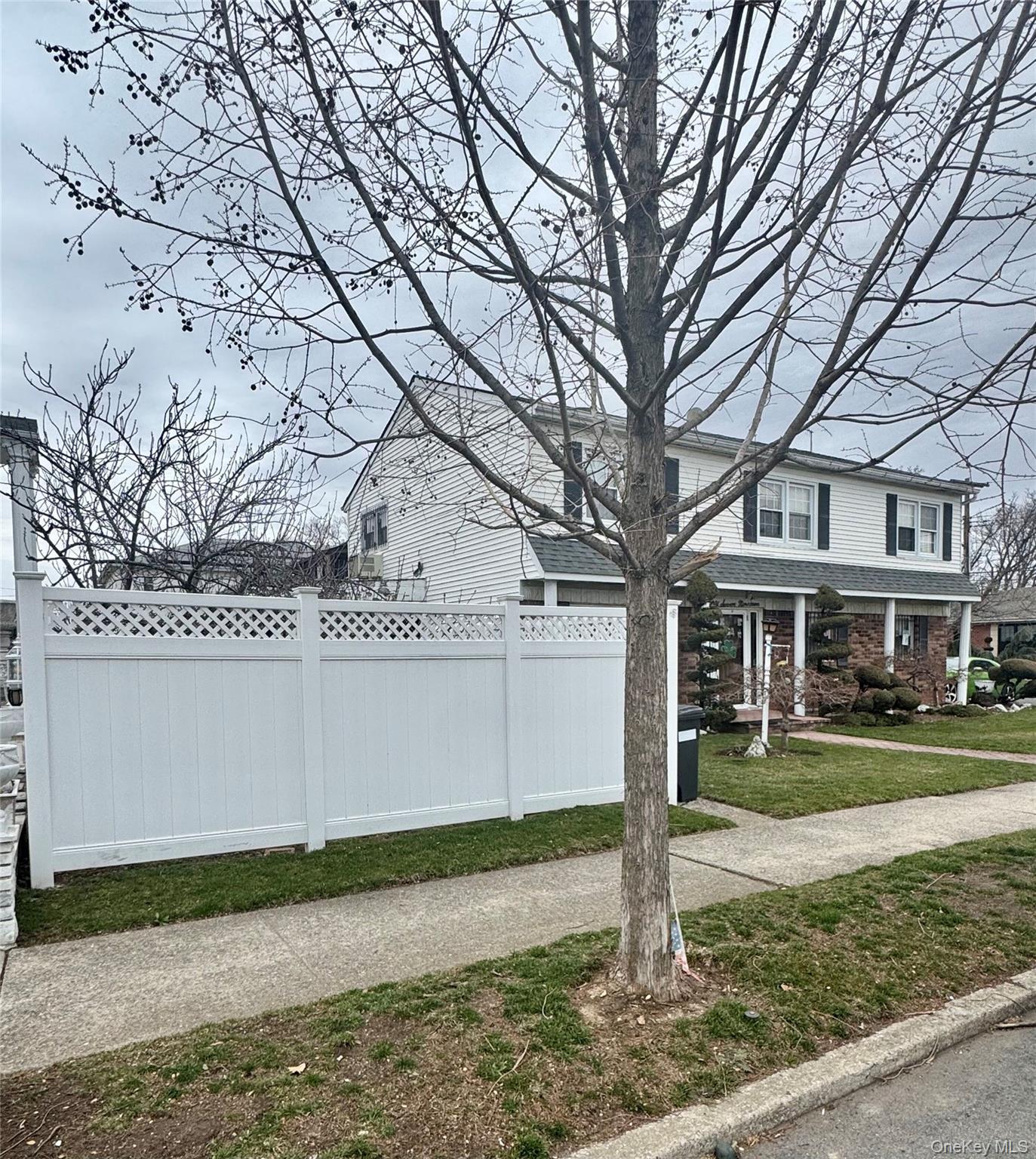 #4 photo, 8719 163rd Avenue, קווינס Howard Beach , NY 11414