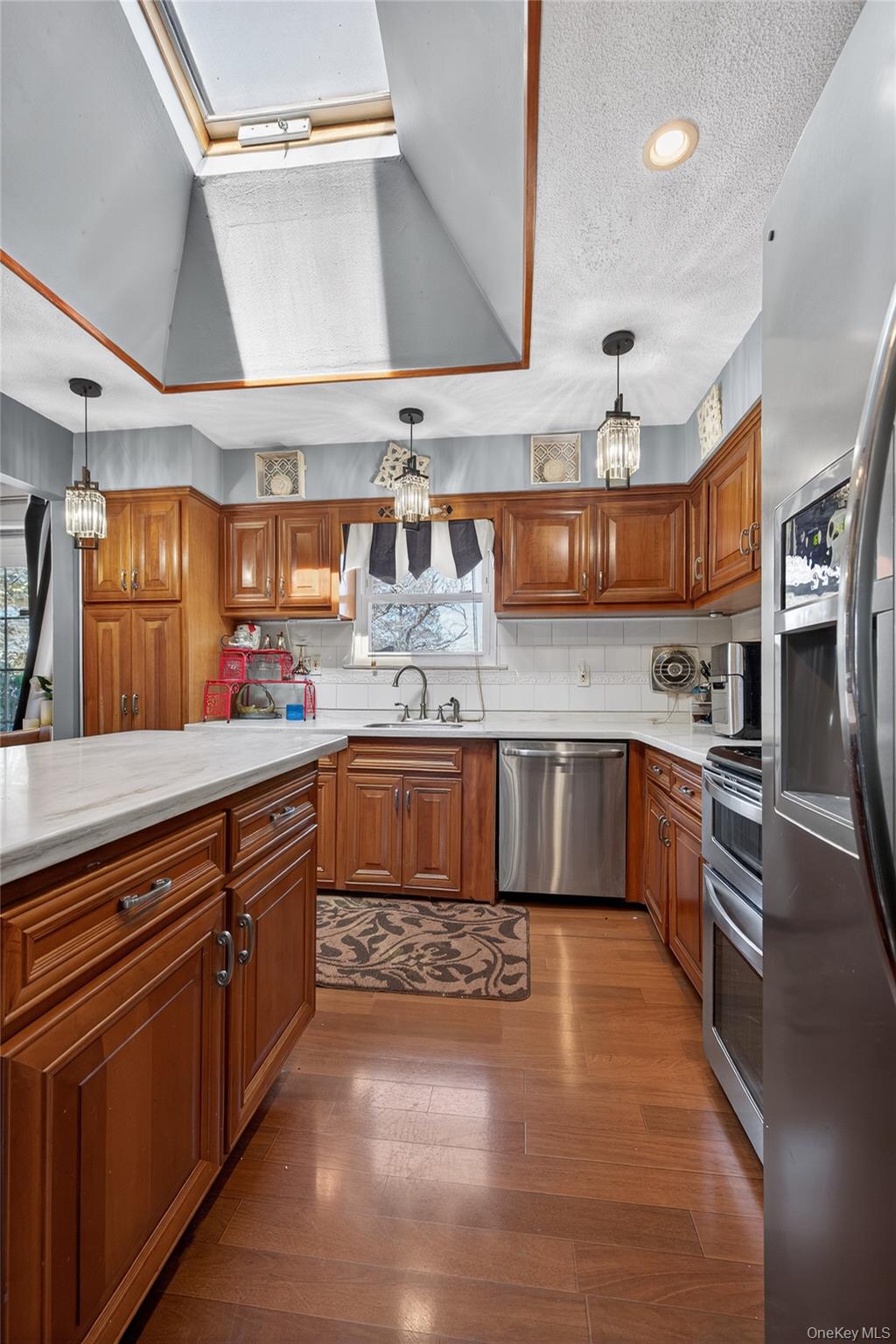 #7 photo, 379 Washington Avenue, ناسو Roosevelt , NY 11575