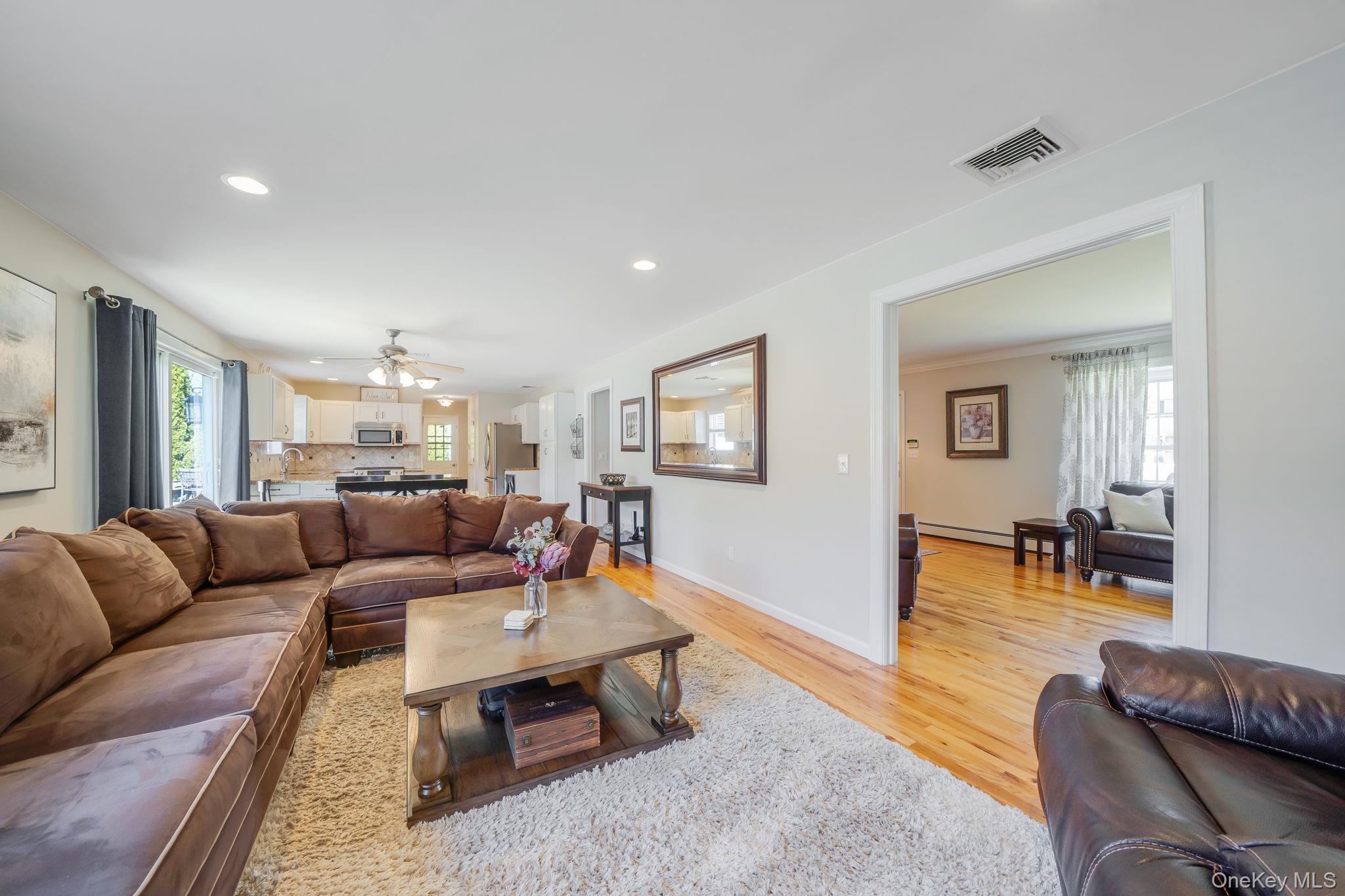 #8 photo, 22 Northumberland Drive, সাফোক কাউন্টি Shoreham , NY 11786