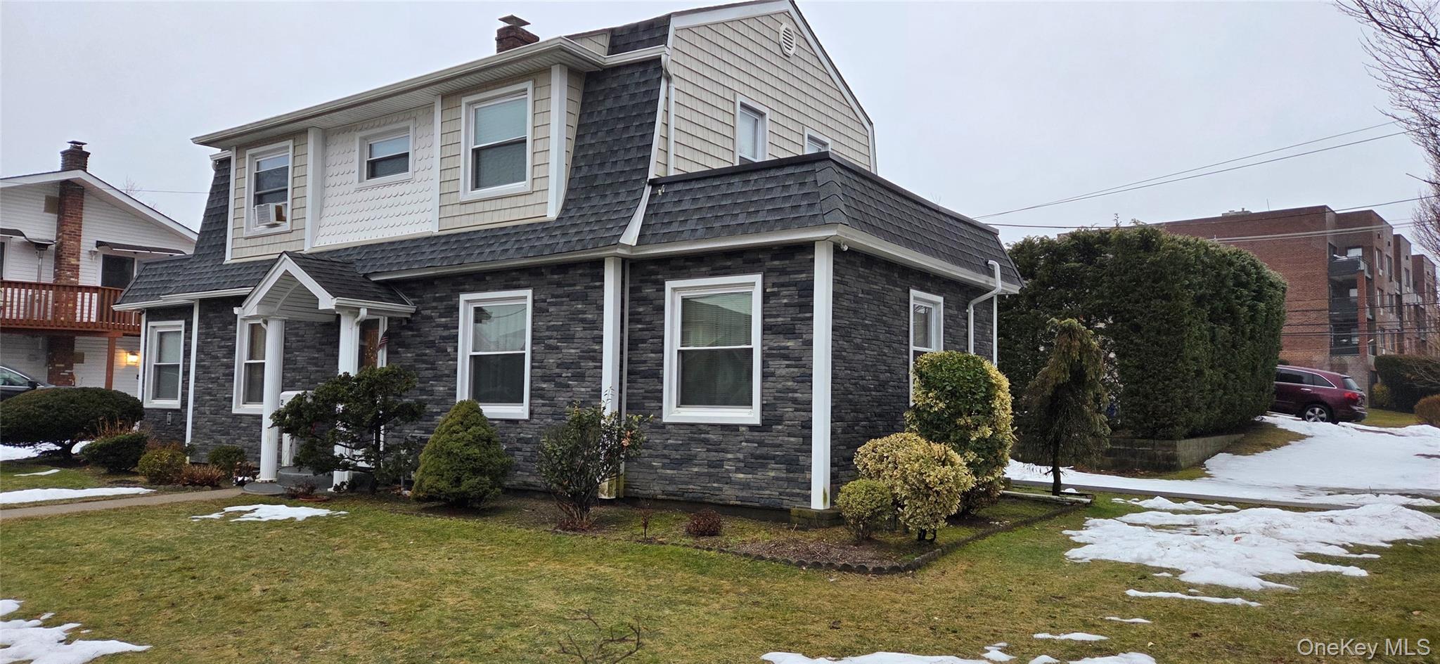 #2 photo, 2 Sportsmans Avenue, Freeport , NY 11520