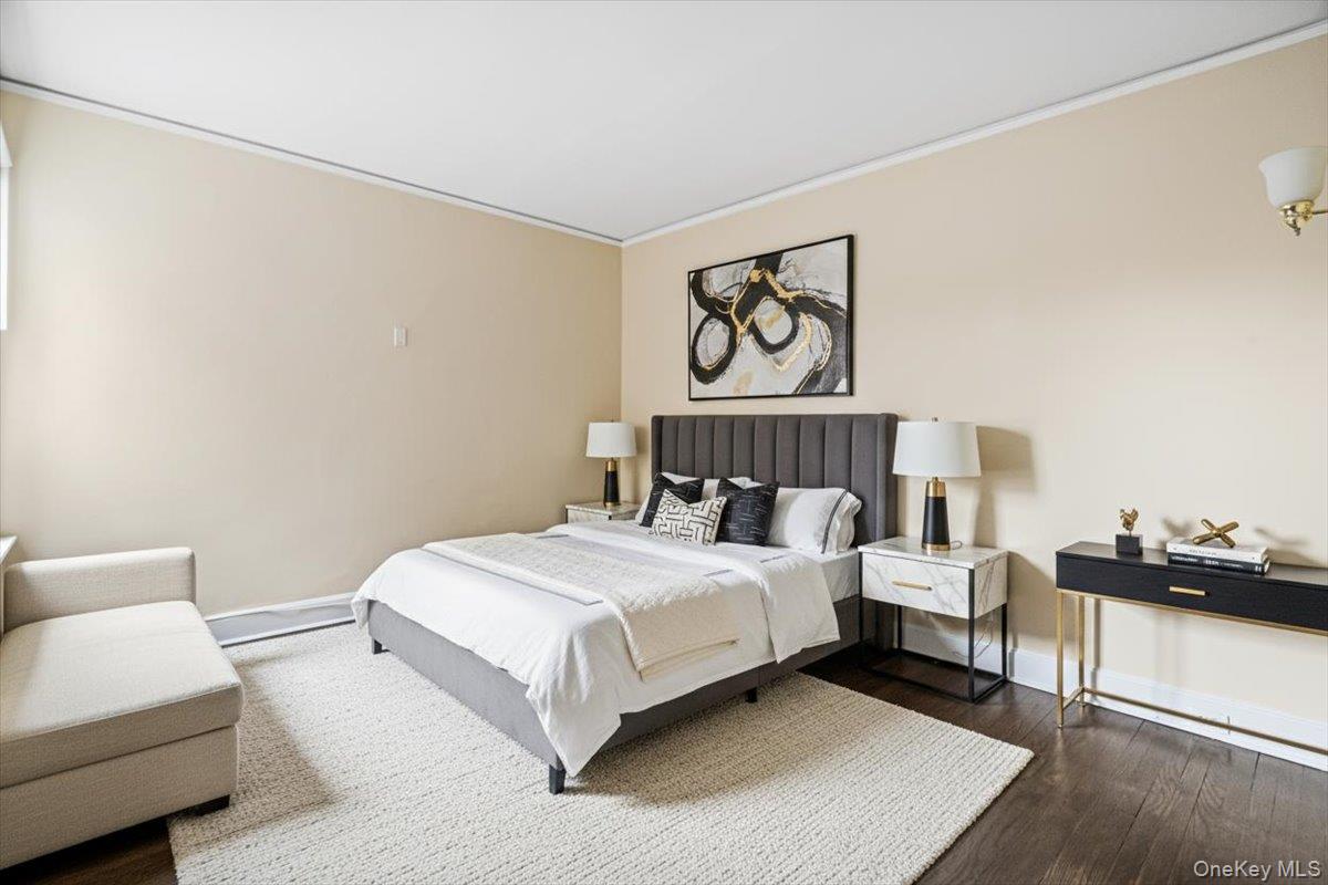 #11 photo, 409 Plandome Road, Нассау ‖ Manhasset , NY 11030