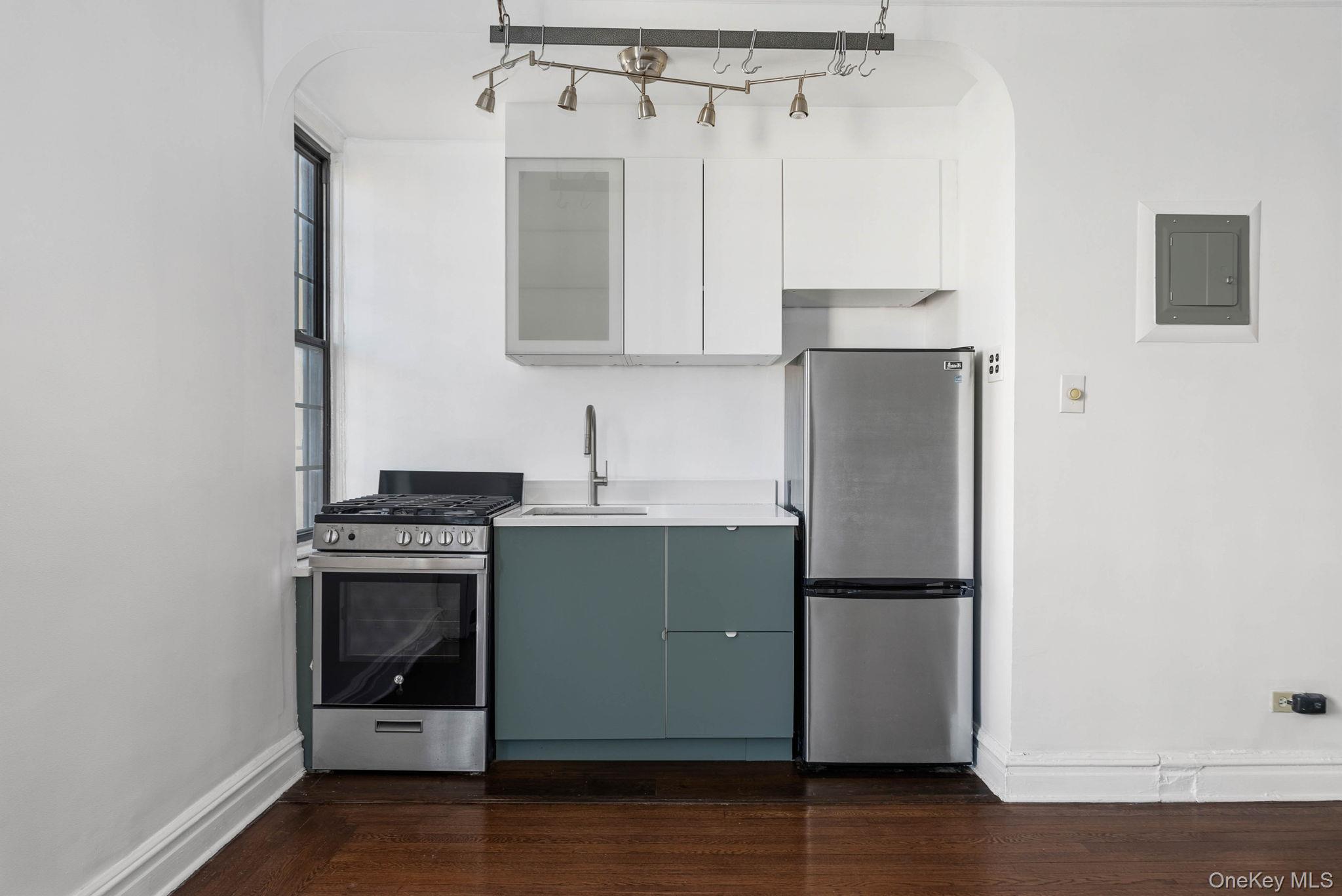 #3 photo, 78 8th Avenue, Brooklyn , NY 11215