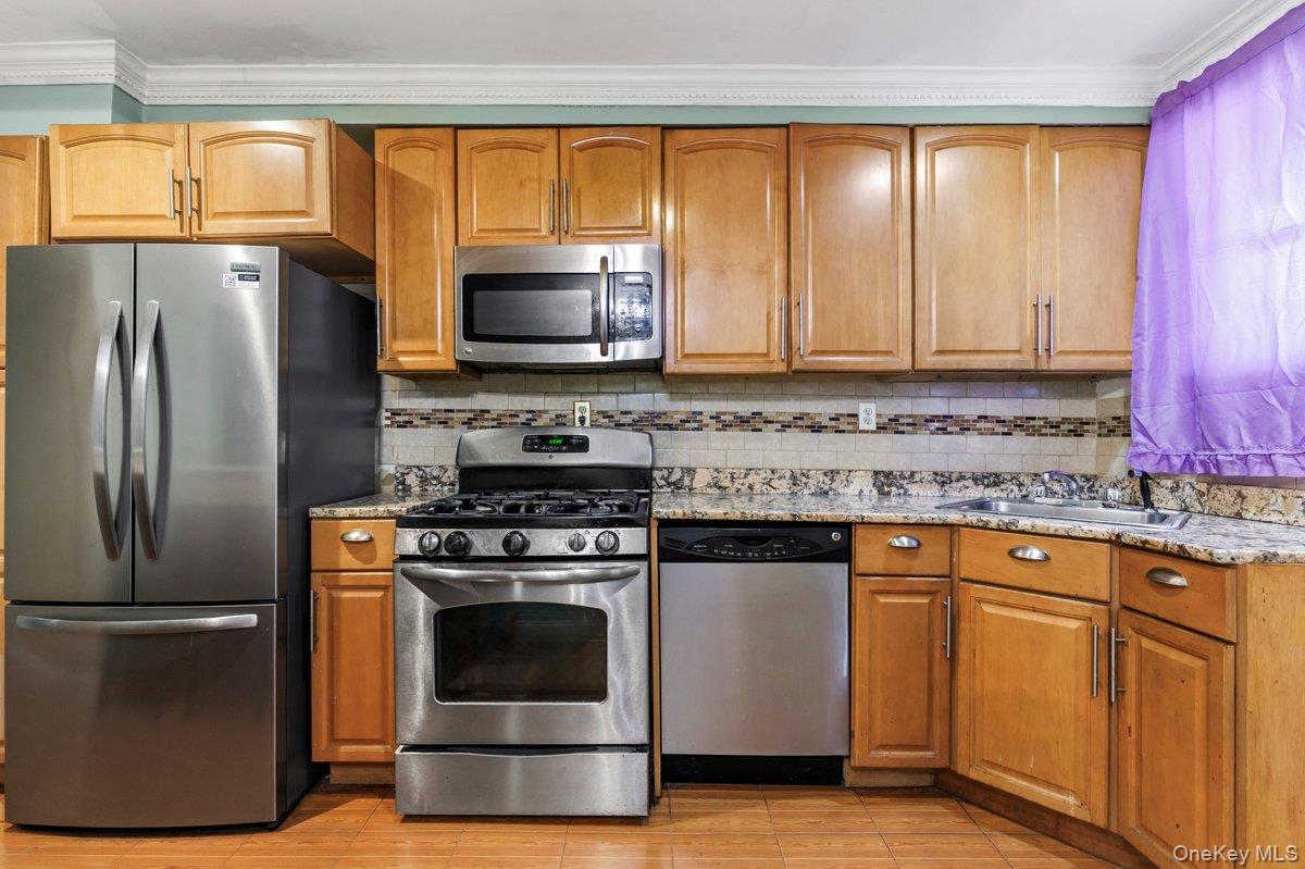 #10 photo, 3241 Colden Avenue, Бронкс ‖ Bronx , NY 10469