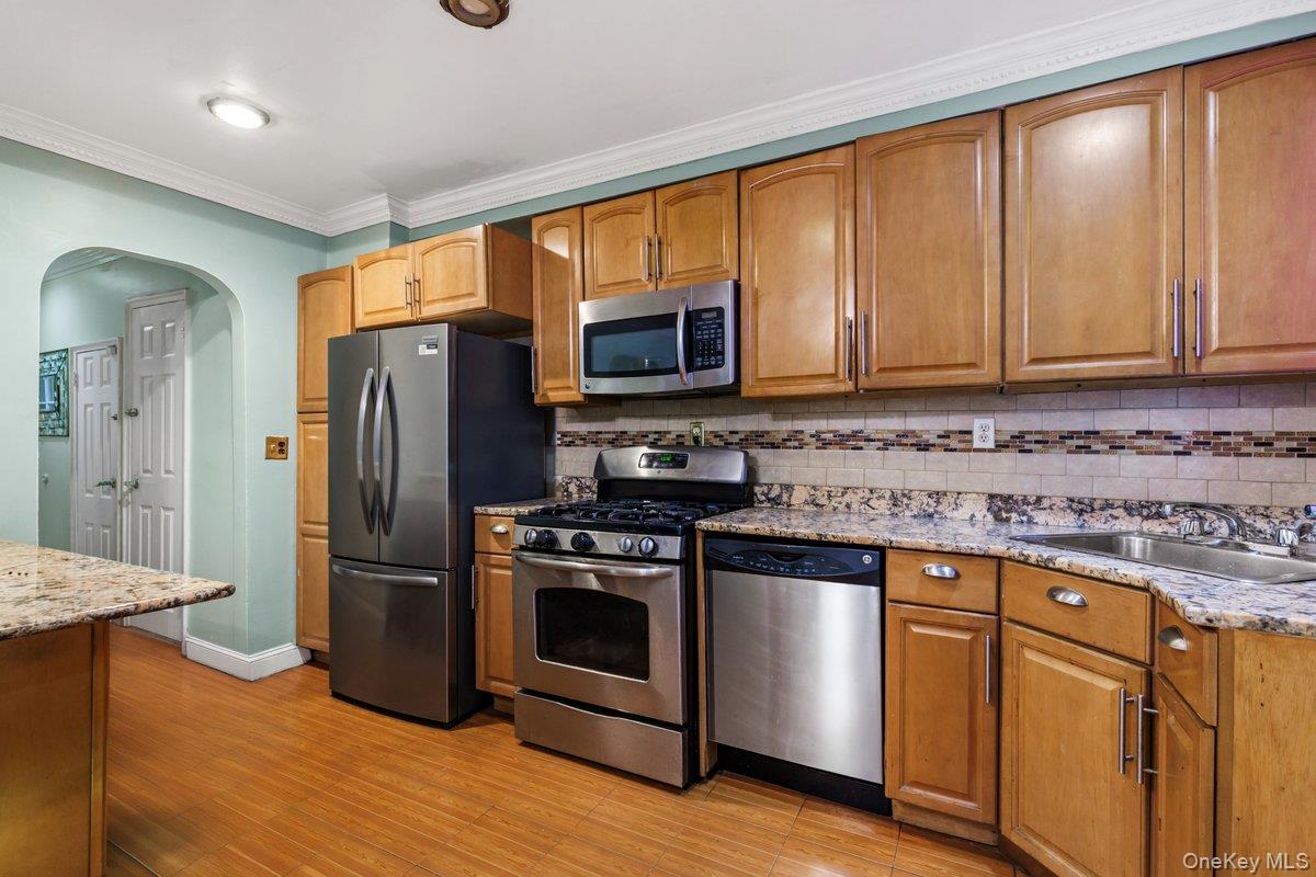 #12 photo, 3241 Colden Avenue, Бронкс ‖ Bronx , NY 10469