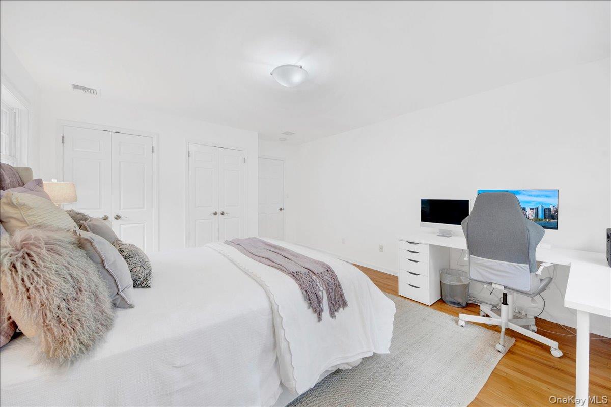 #20 photo, 57 Old Town Crossing, Mount Kisco , NY 10549