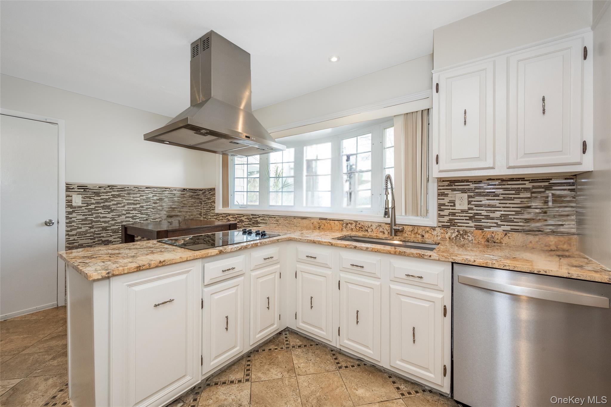 #13 photo, 11 Meadowlark Road, Rye Brook , NY 10573