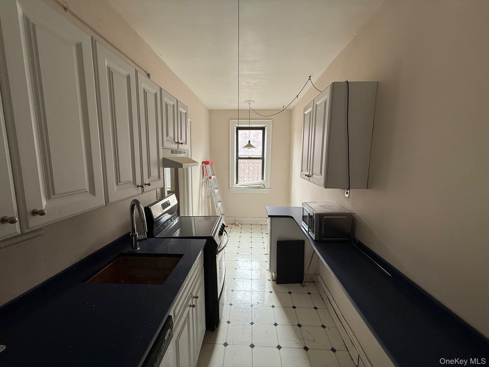 #12 photo, 222 7th Street, Garden City , NY 11530