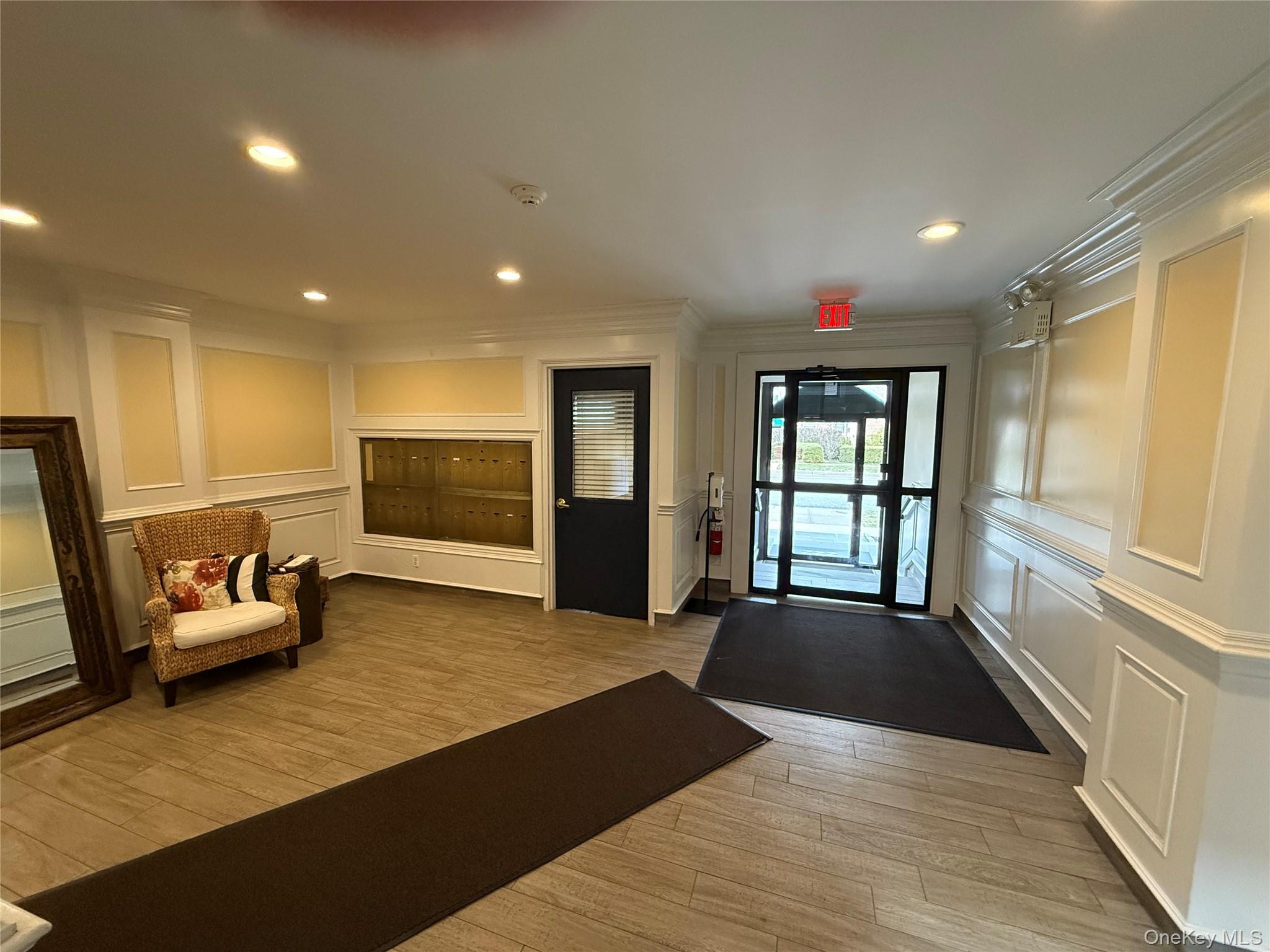 #6 photo, 222 7th Street, Garden City , NY 11530