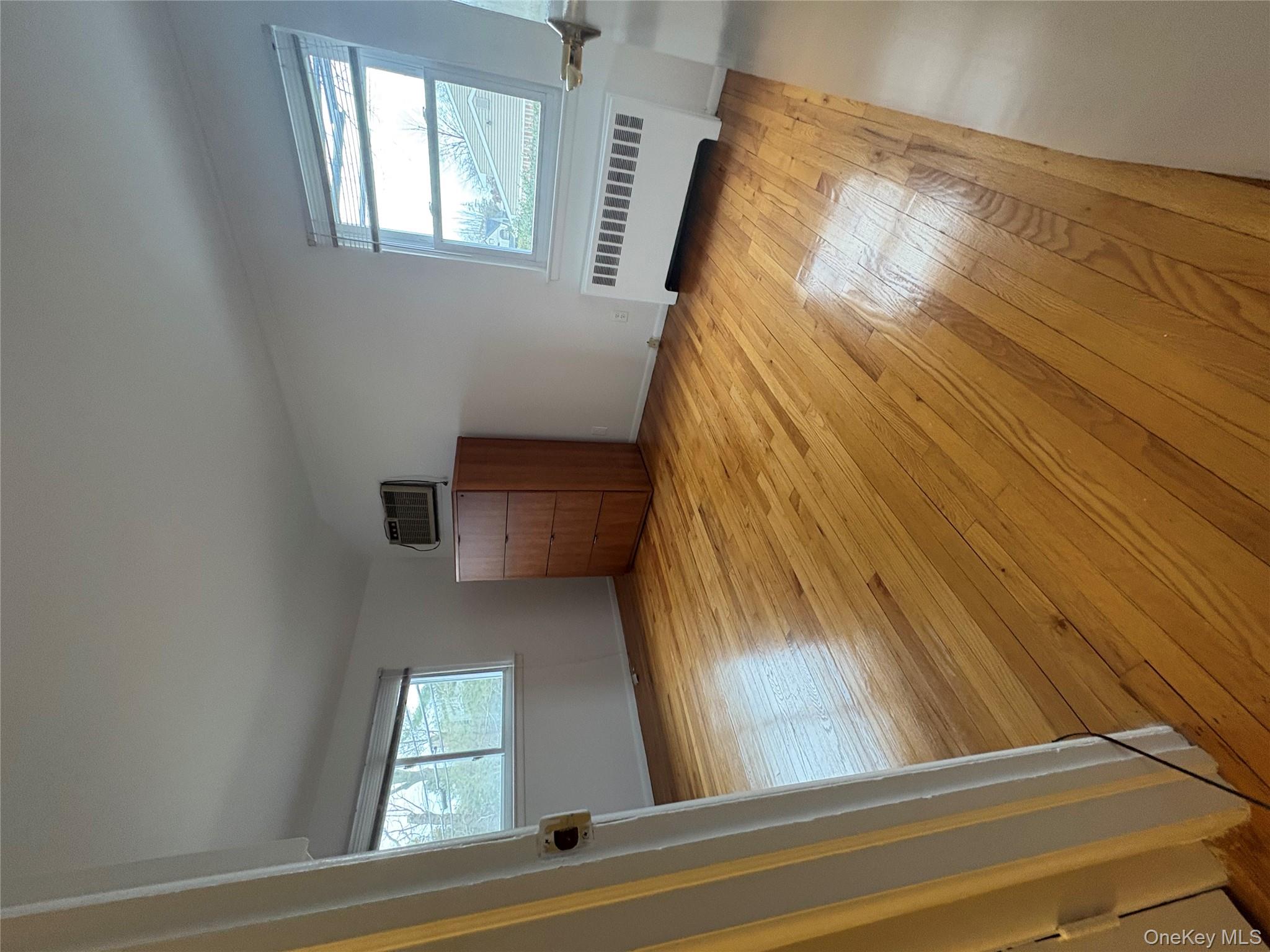 #14 photo, 30 Tremont Street, ناسو Garden City , NY 11530