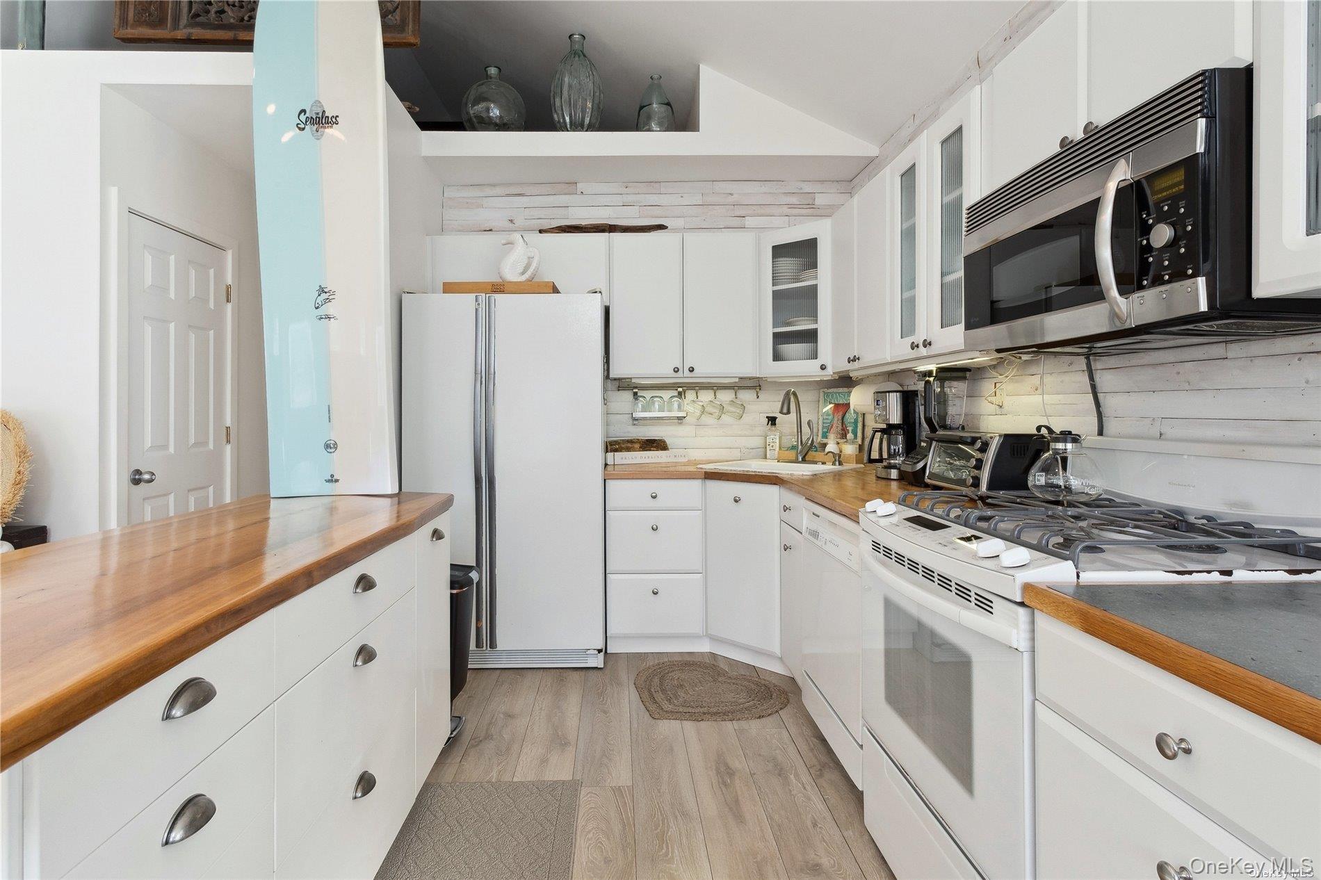 #12 photo, 26 Illinois Avenue, מחוז נסאו Long Beach , NY 11561