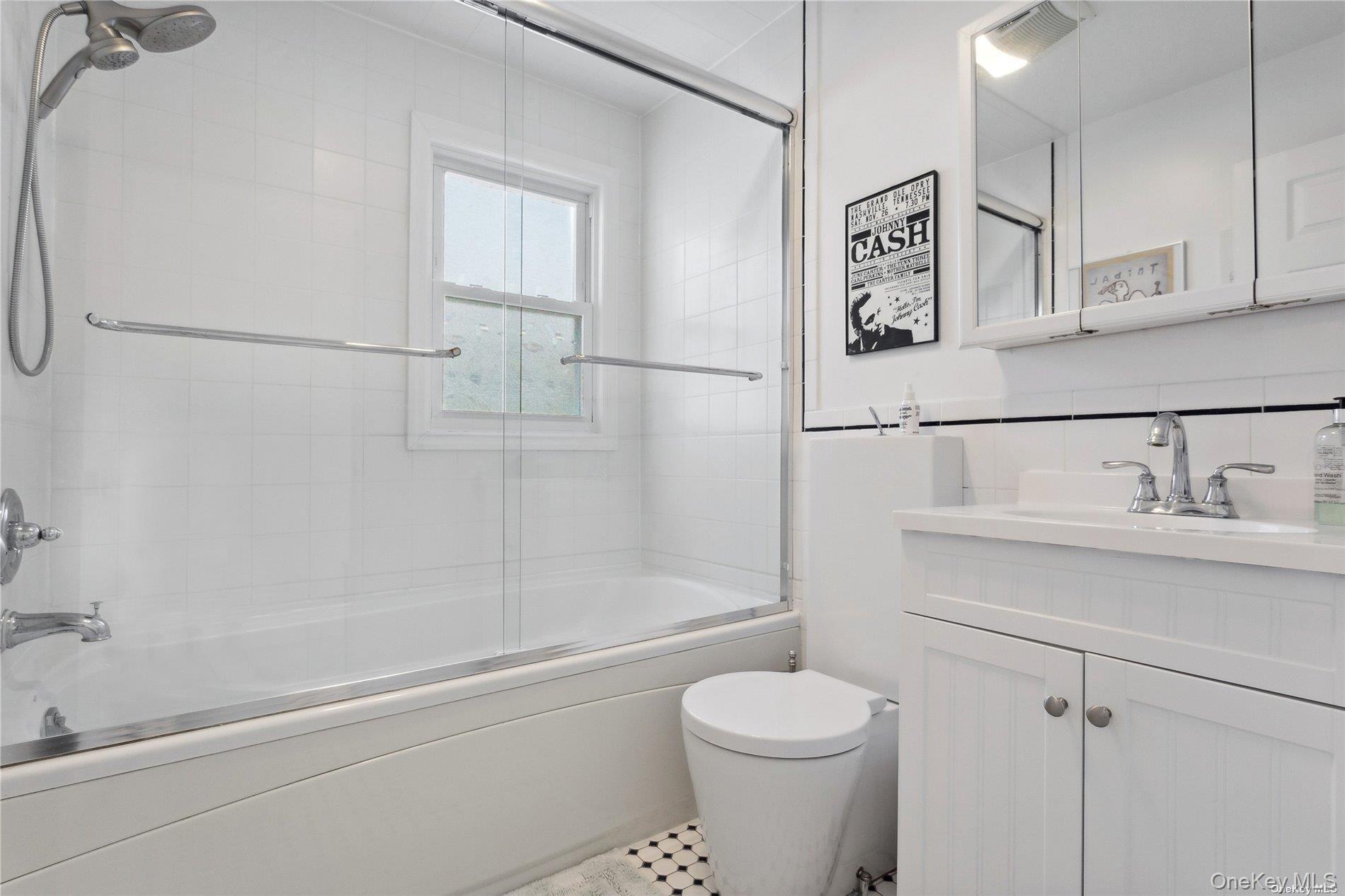 #14 photo, 26 Illinois Avenue, מחוז נסאו Long Beach , NY 11561