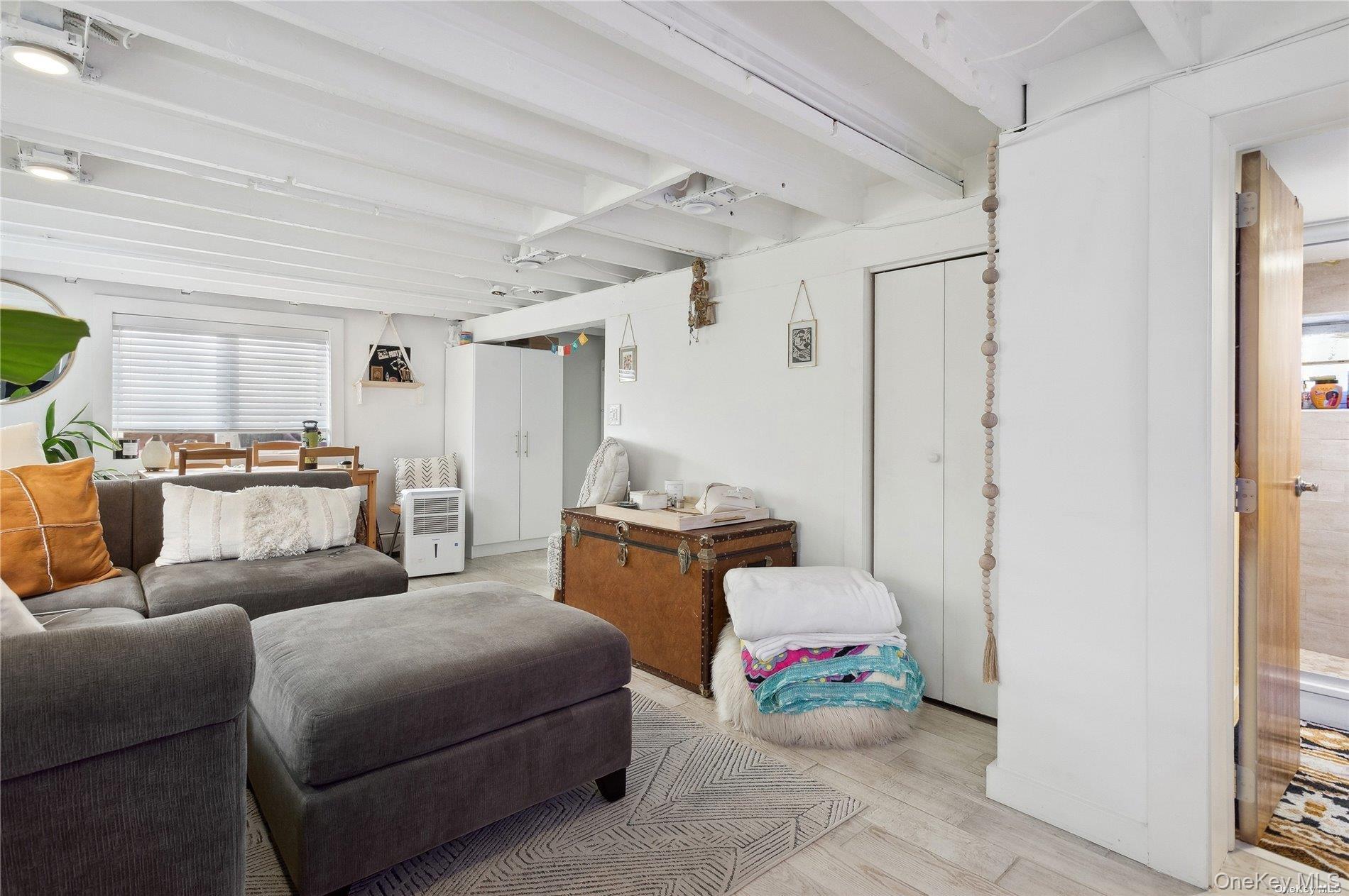 #19 photo, 26 Illinois Avenue, מחוז נסאו Long Beach , NY 11561