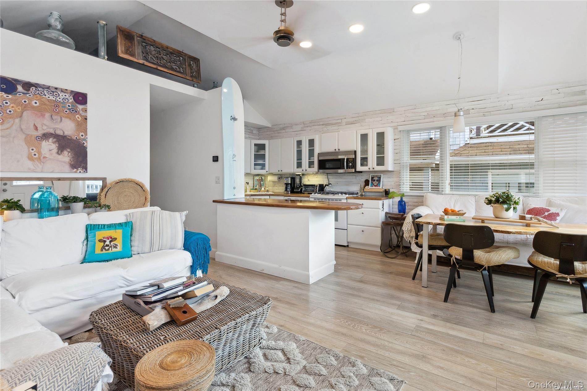 #4 photo, 26 Illinois Avenue, מחוז נסאו Long Beach , NY 11561