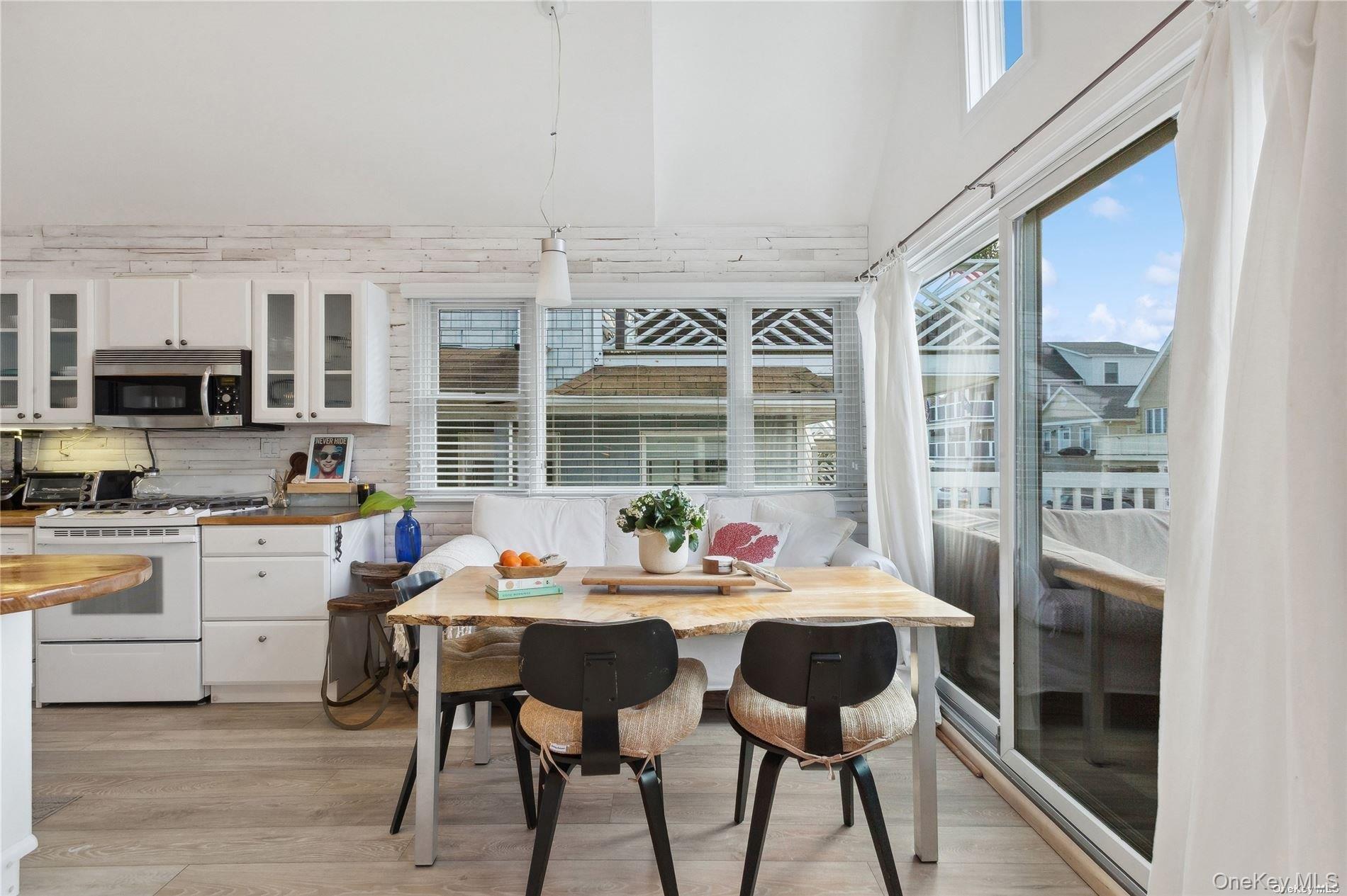 #7 photo, 26 Illinois Avenue, מחוז נסאו Long Beach , NY 11561