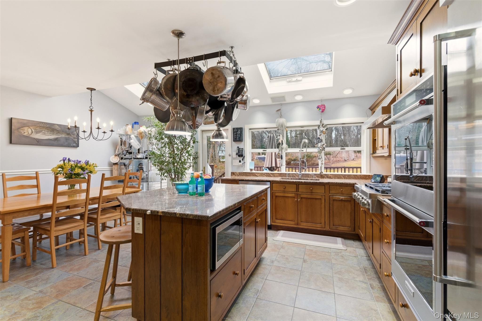 #14 photo, 5 Cherrylawn Lane, מחוז סאפוק Northport , NY 11768