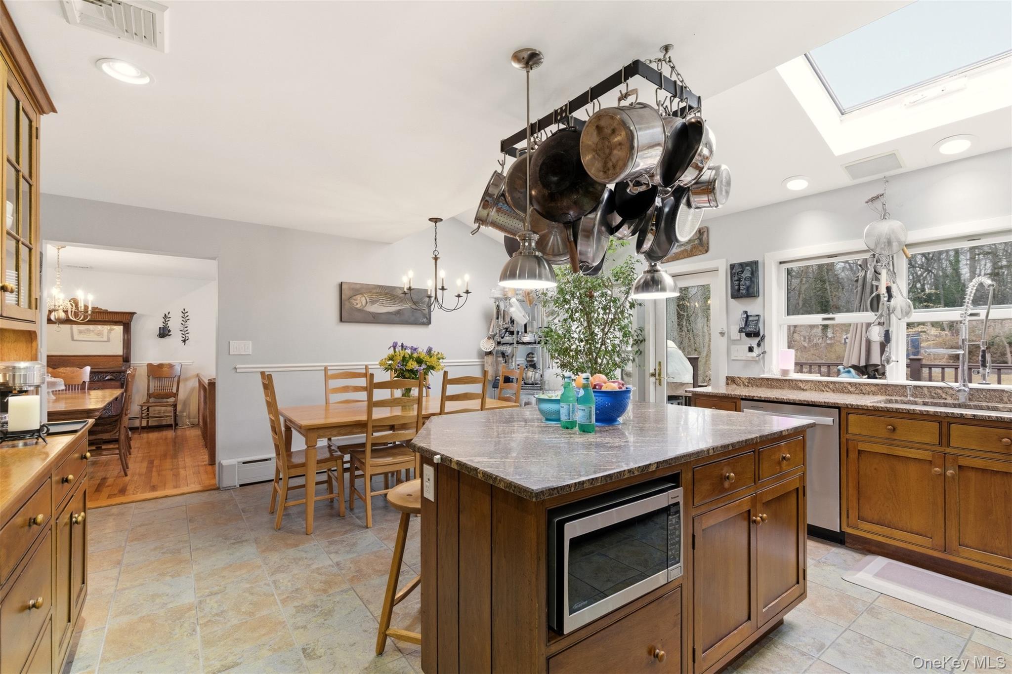 #15 photo, 5 Cherrylawn Lane, מחוז סאפוק Northport , NY 11768