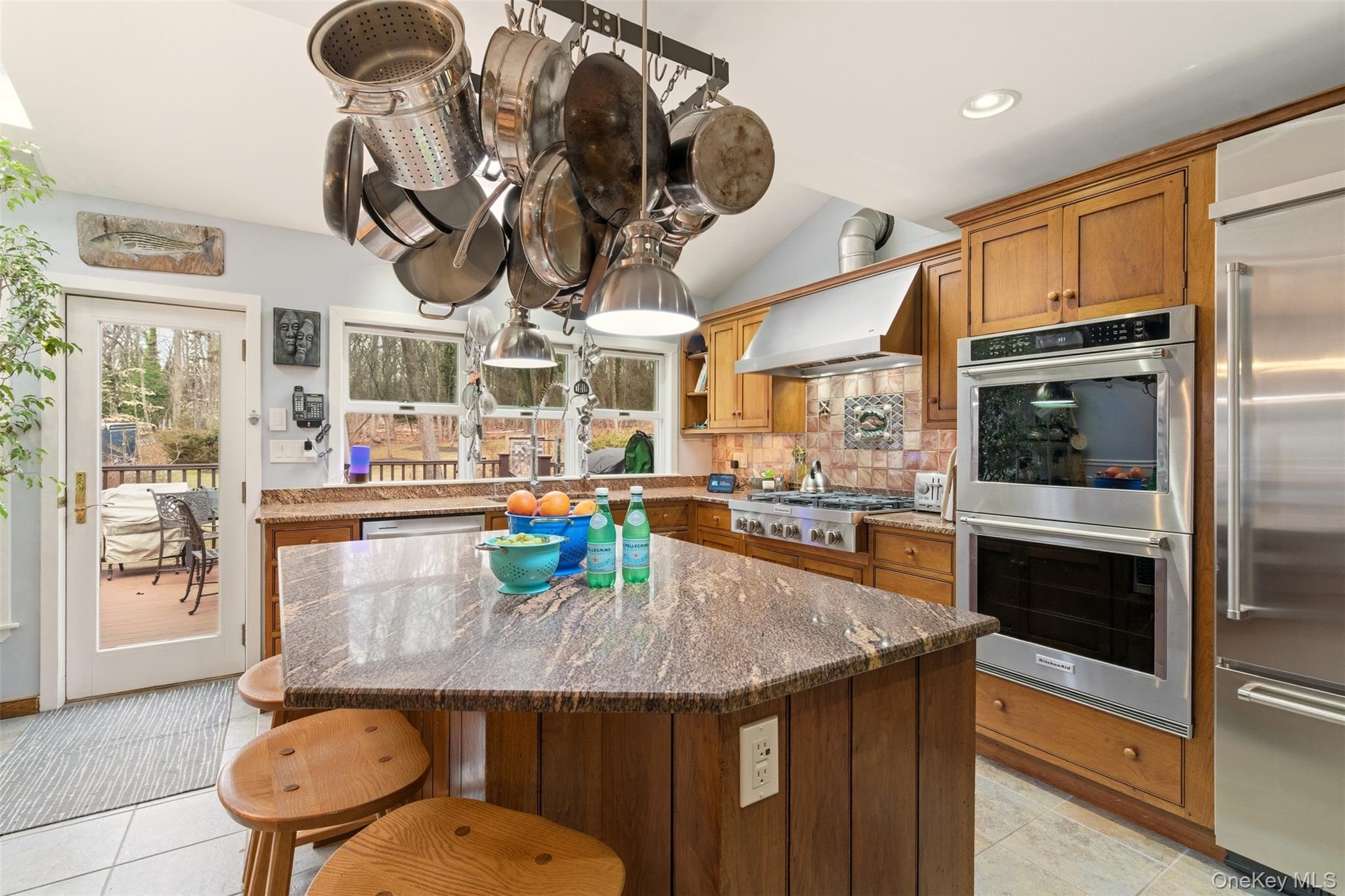 #8 photo, 5 Cherrylawn Lane, מחוז סאפוק Northport , NY 11768