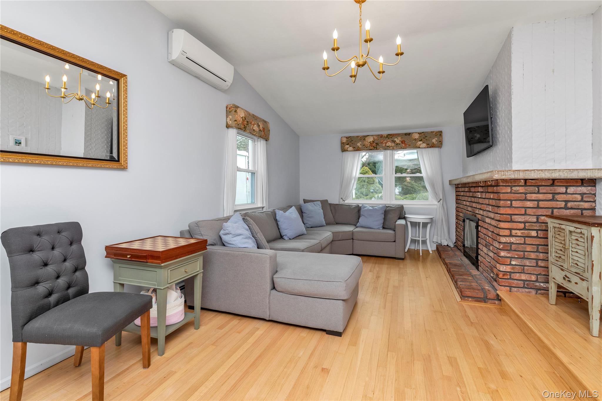 #2 photo, 19 Alyssum Avenue, Huntington , NY 11743