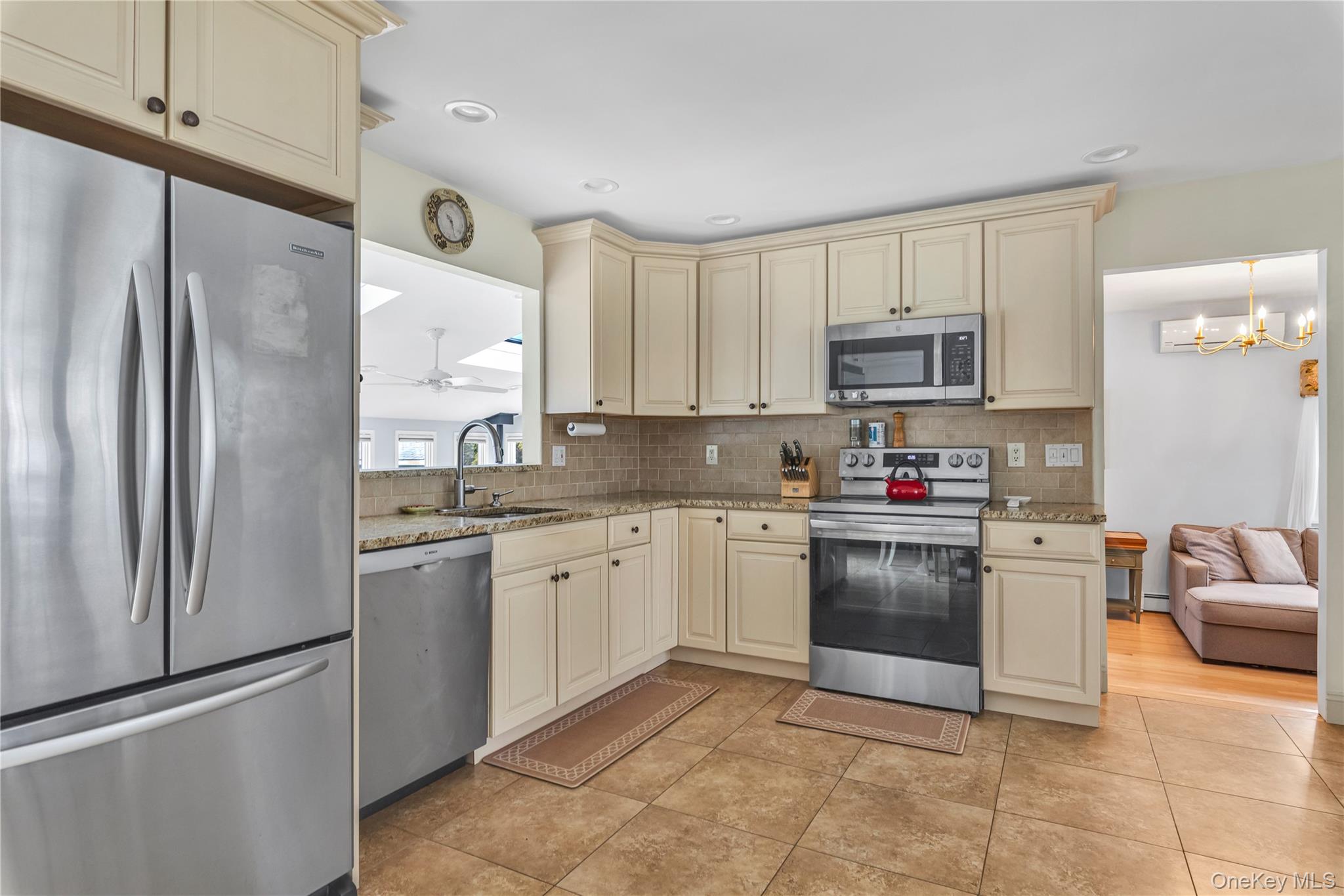 #9 photo, 19 Alyssum Avenue, Huntington , NY 11743