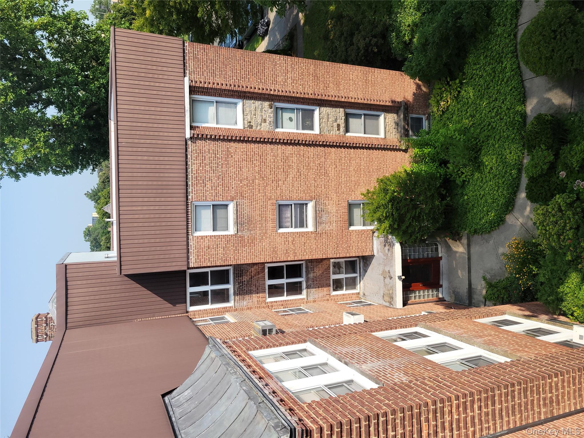 #1 photo, 38-24 213th Street, 皇后區 貝塞 Bayside , NY 11361