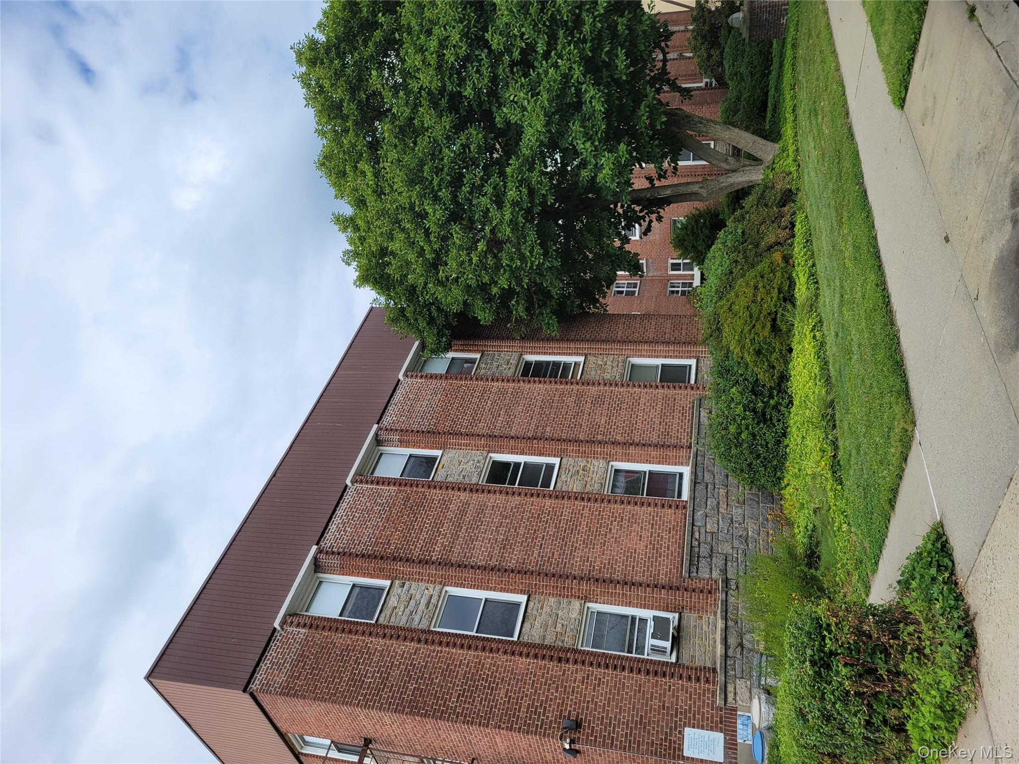 #2 photo, 38-24 213th Street, 皇后區 貝塞 Bayside , NY 11361