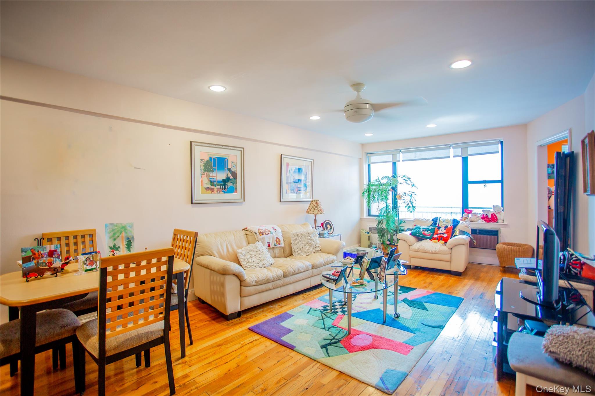 #13 photo, 333 E Broadway, מחוז נסאו Long Beach , NY 11561