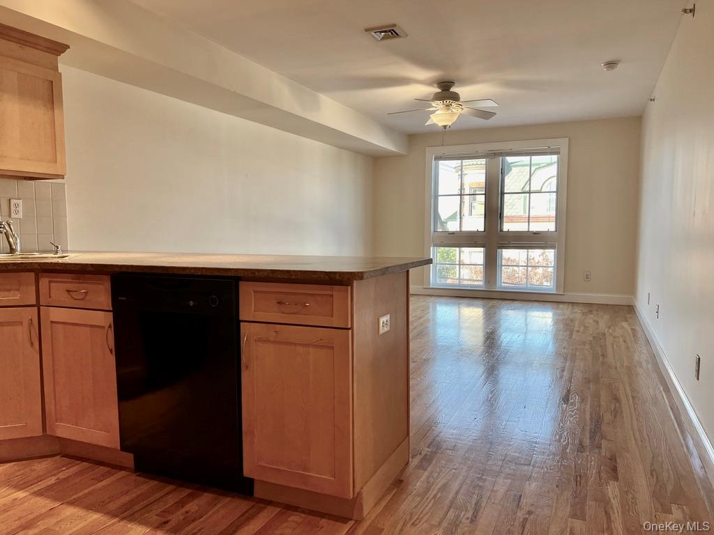 #4 photo, 2 E Main Street, ناسو Oyster Bay , NY 11771