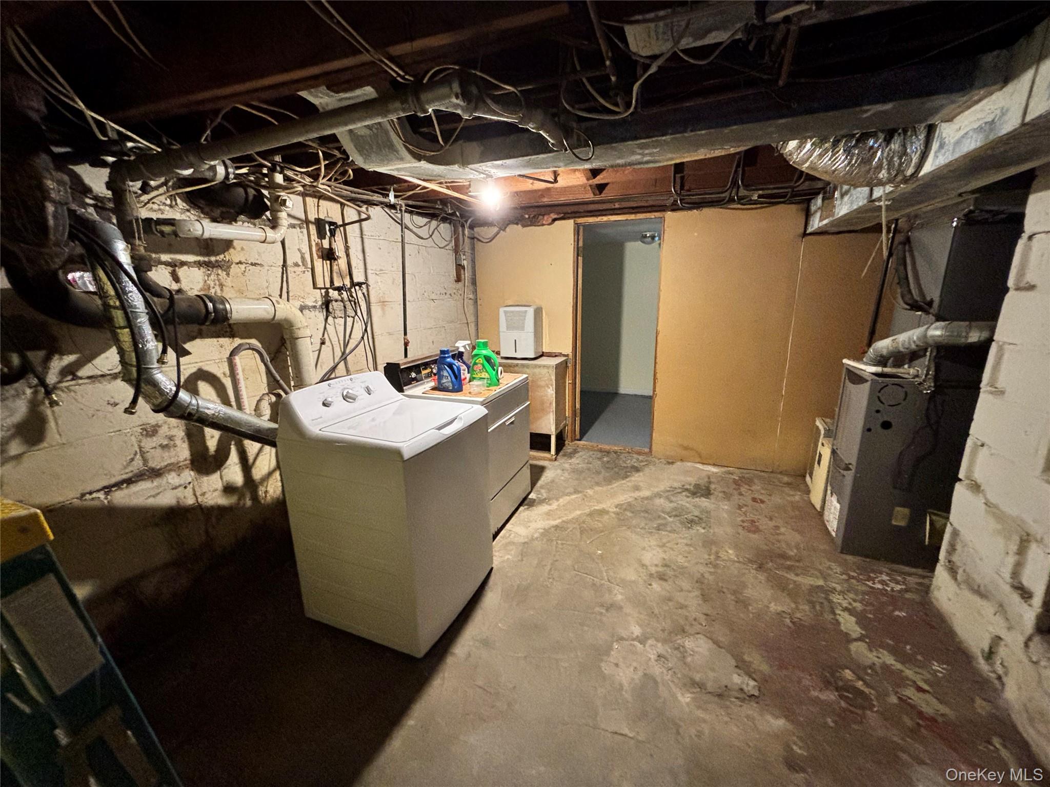 #13 photo, 355 Pinelawn Avenue, Саффолк ‖ Copiague , NY 11726