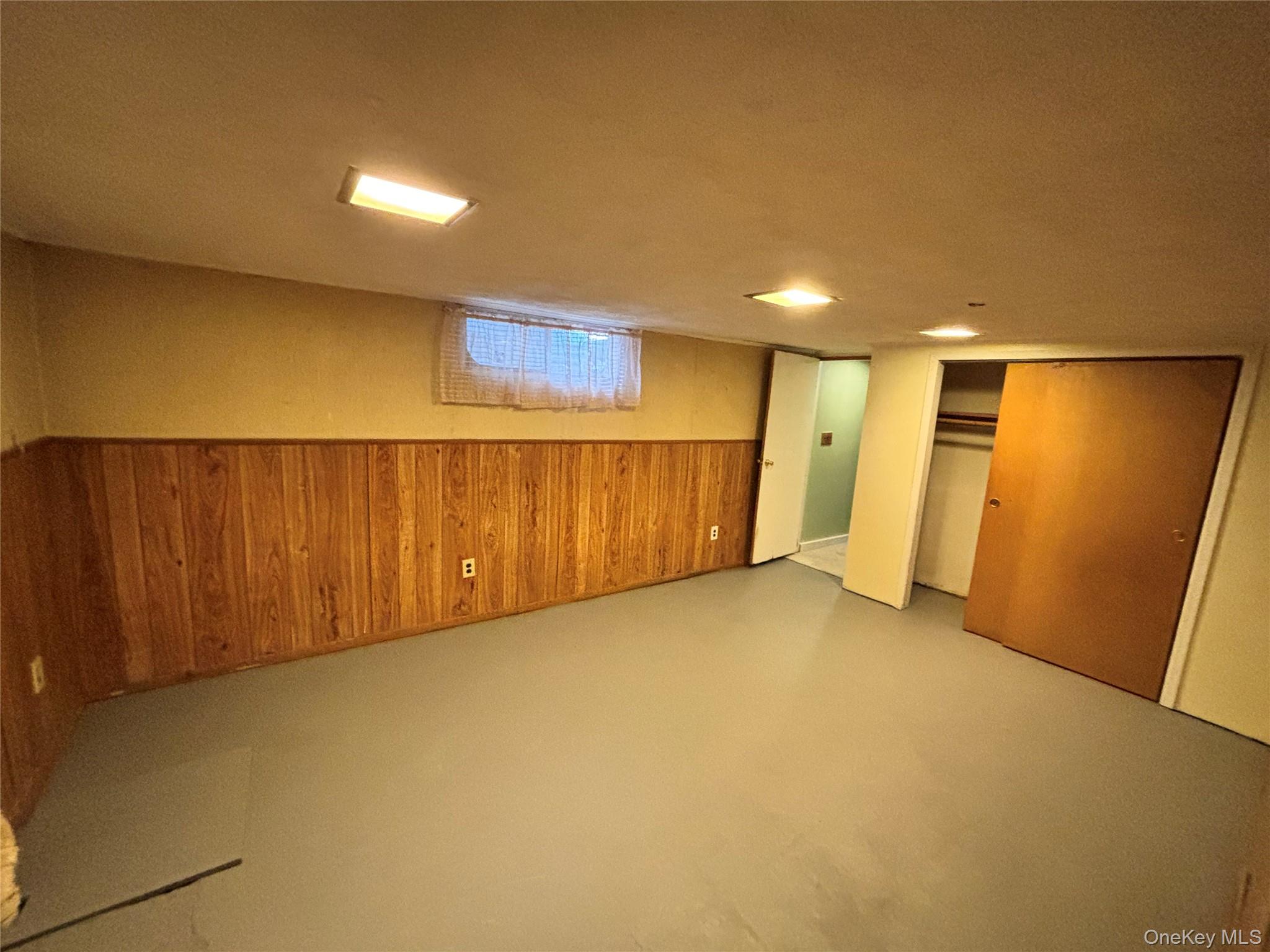 #14 photo, 355 Pinelawn Avenue, Саффолк ‖ Copiague , NY 11726