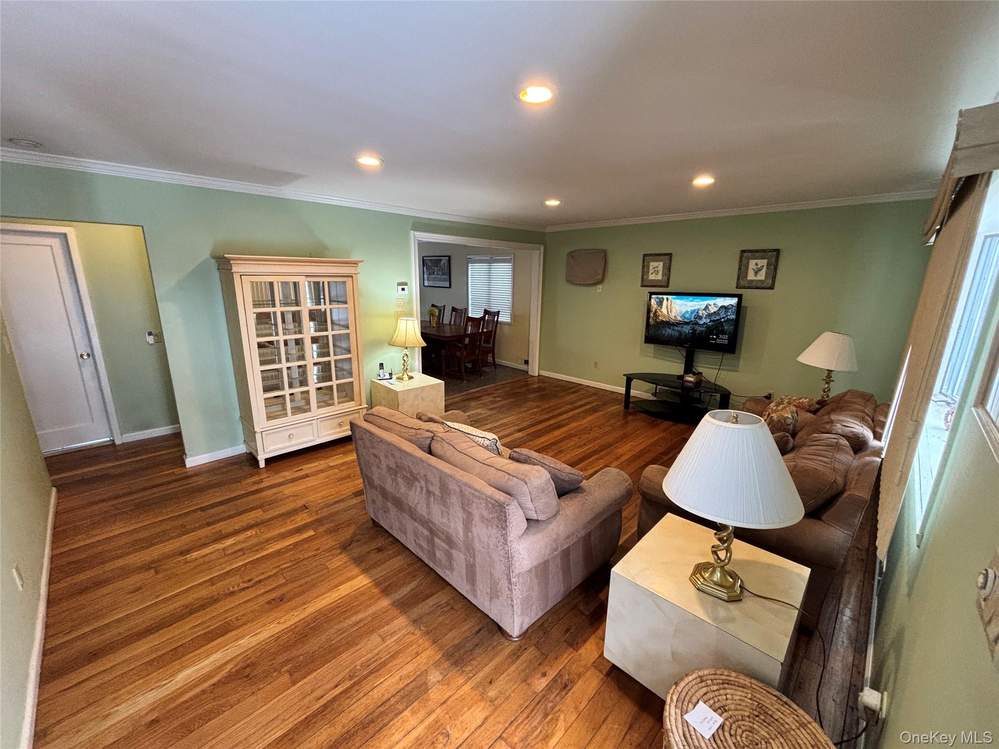 #7 photo, 355 Pinelawn Avenue, Саффолк ‖ Copiague , NY 11726