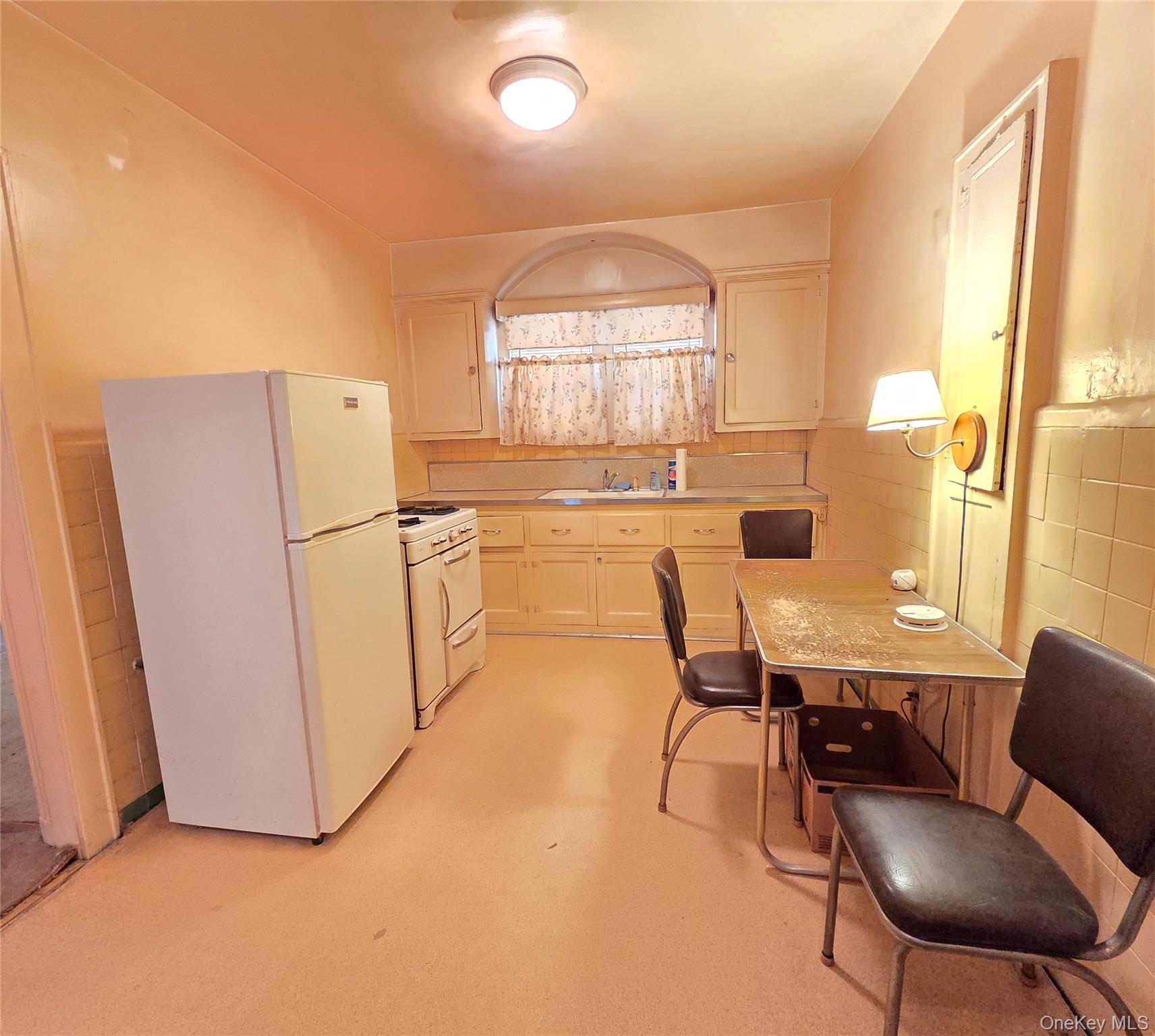 #8 photo, 242 Graff Avenue, 브롱크스 Bronx , NY 10465