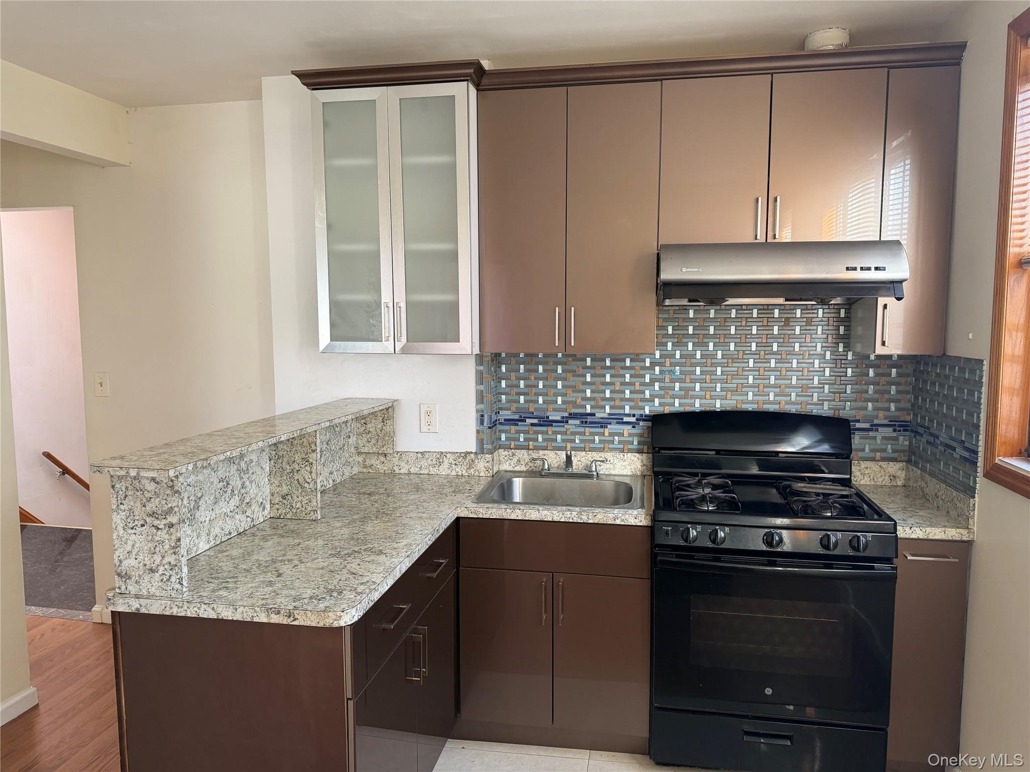 #4 photo, 49-04 69th Street, Куинс ‖ Woodside , NY 11377