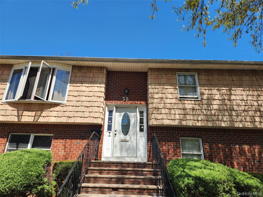 #2 photo, 35 Mulford Place, Hempstead , NY 11550