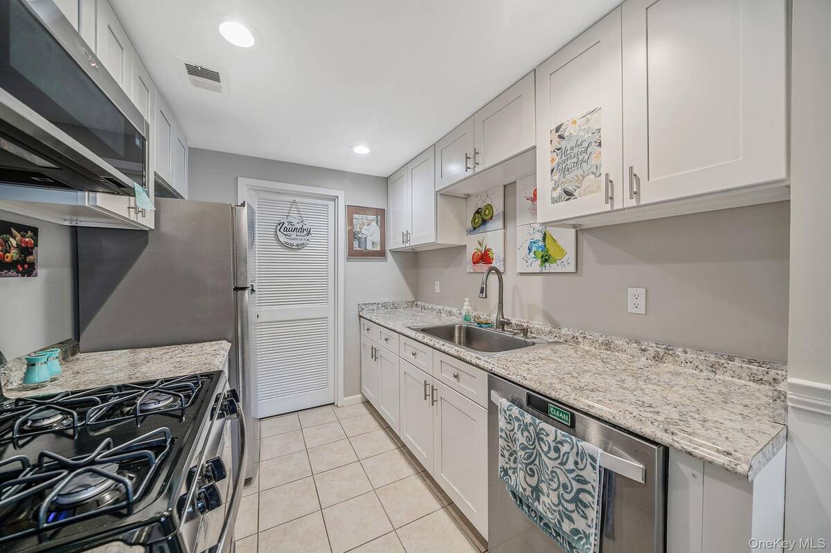 #8 photo, 474 Daryl Drive, Саффолк ‖ Medford , NY 11763