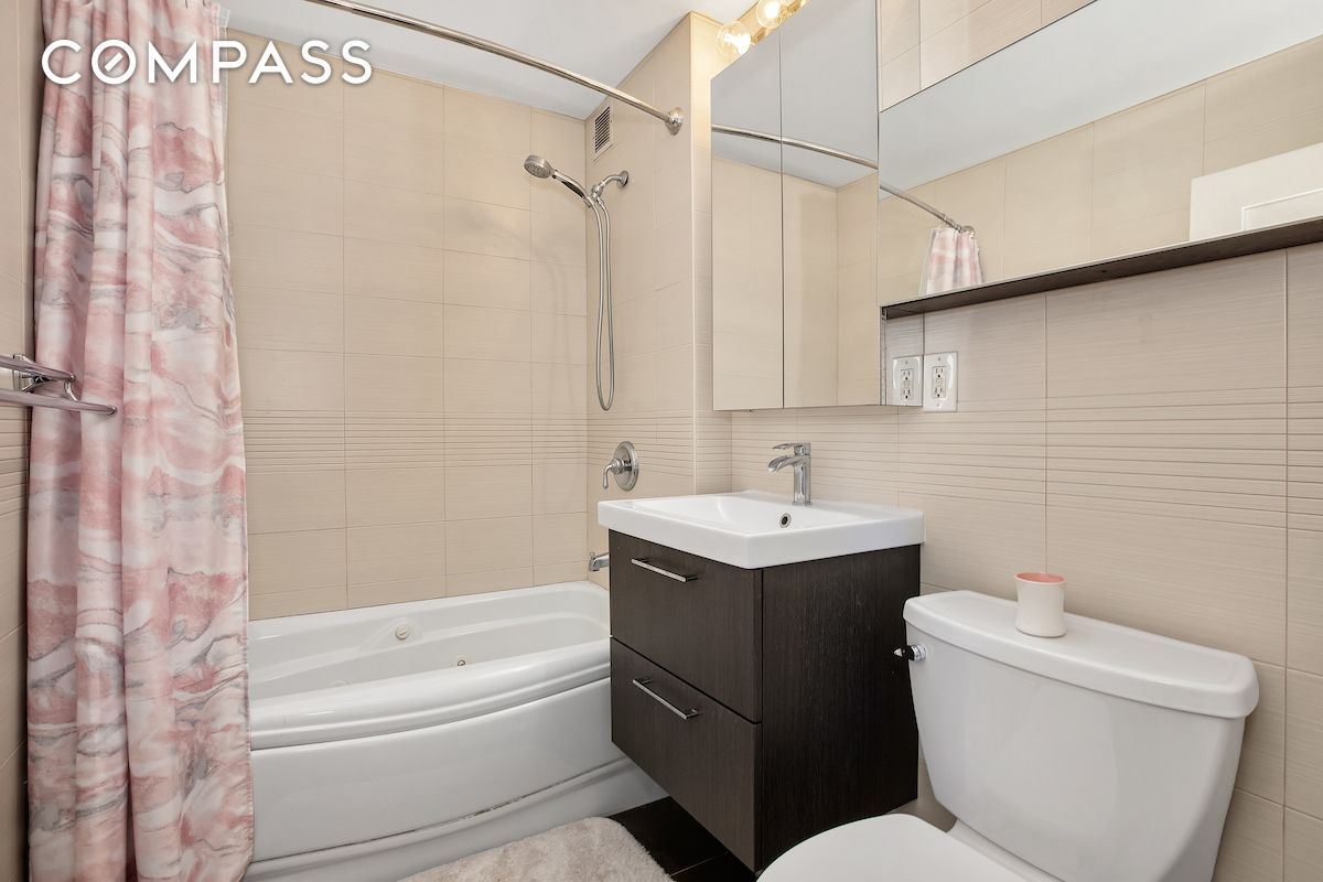 #5 photo, 1400 5th Avenue, Harlem , NY 10026