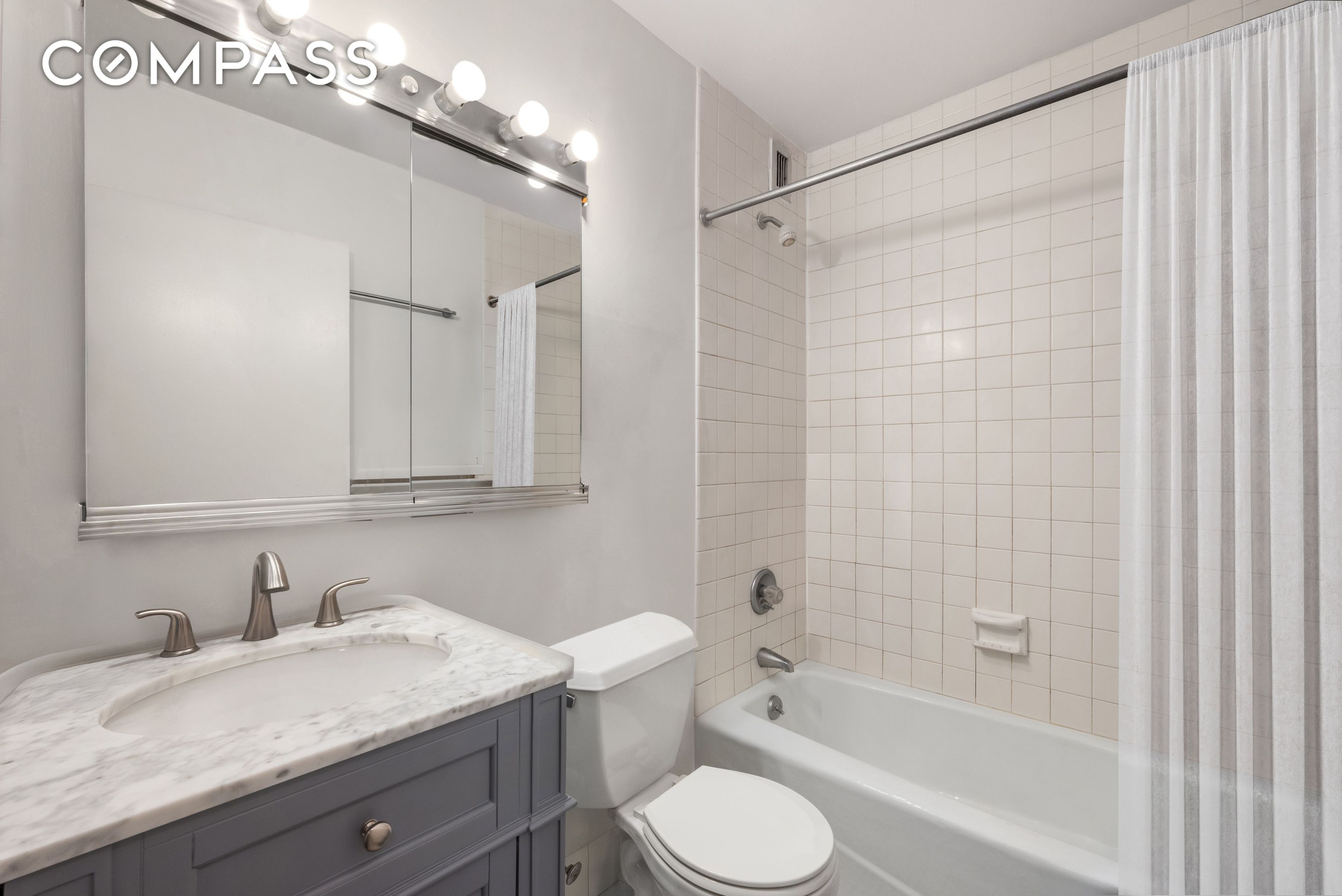 #7 photo, 301 E 45th Street, Midtown East , NY 10017