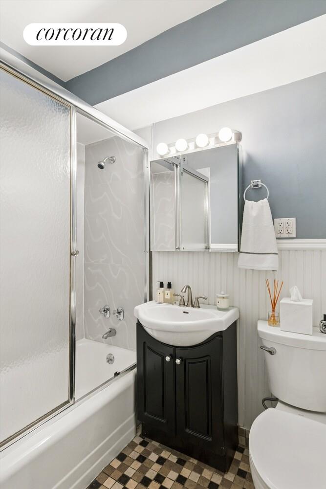 #6 photo, 3 SHERIDAN Square, West Village , NY 10014