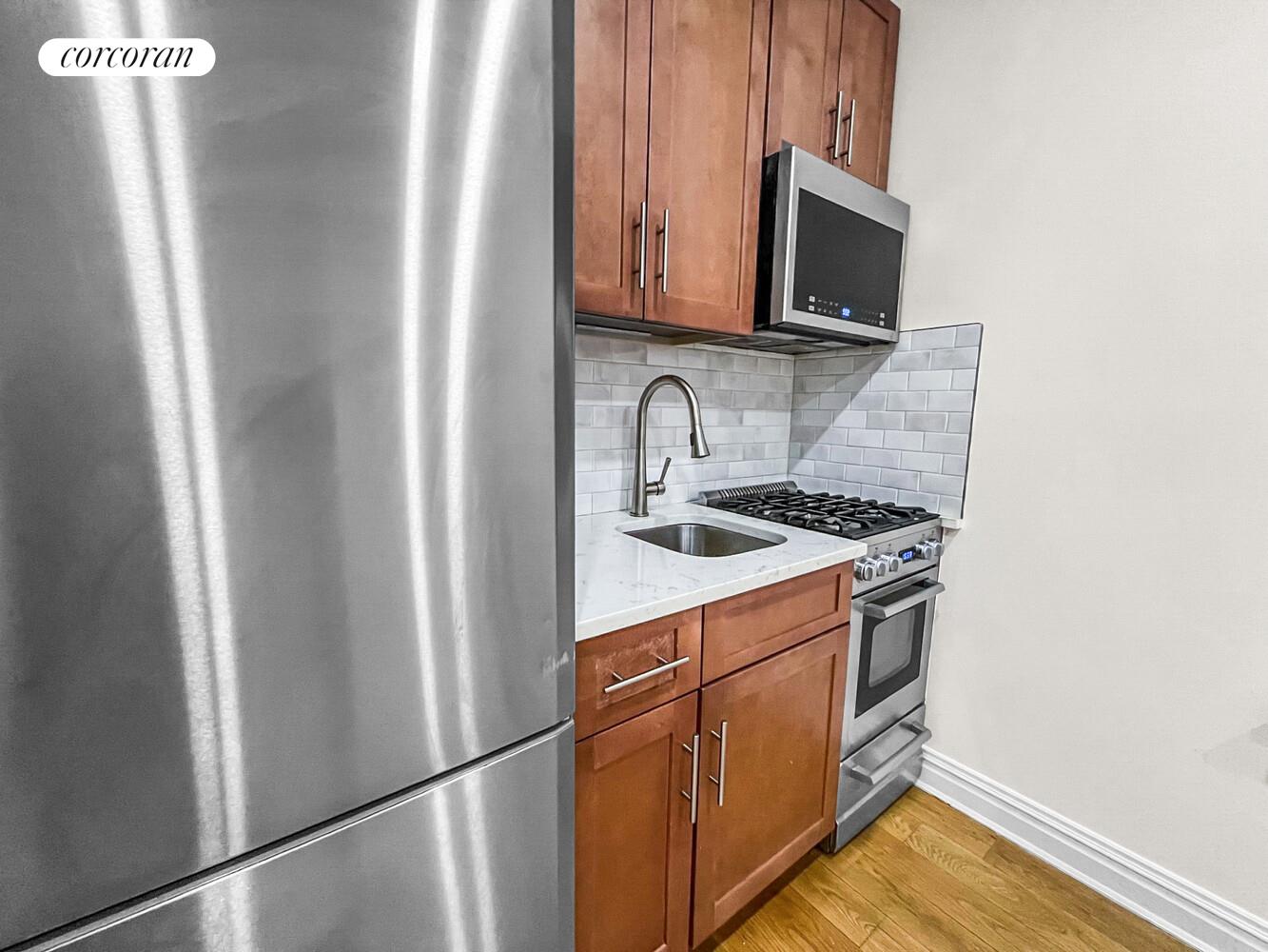 #1 photo, New York City, 맨해튼 Hell's Kitchen , NY 10019